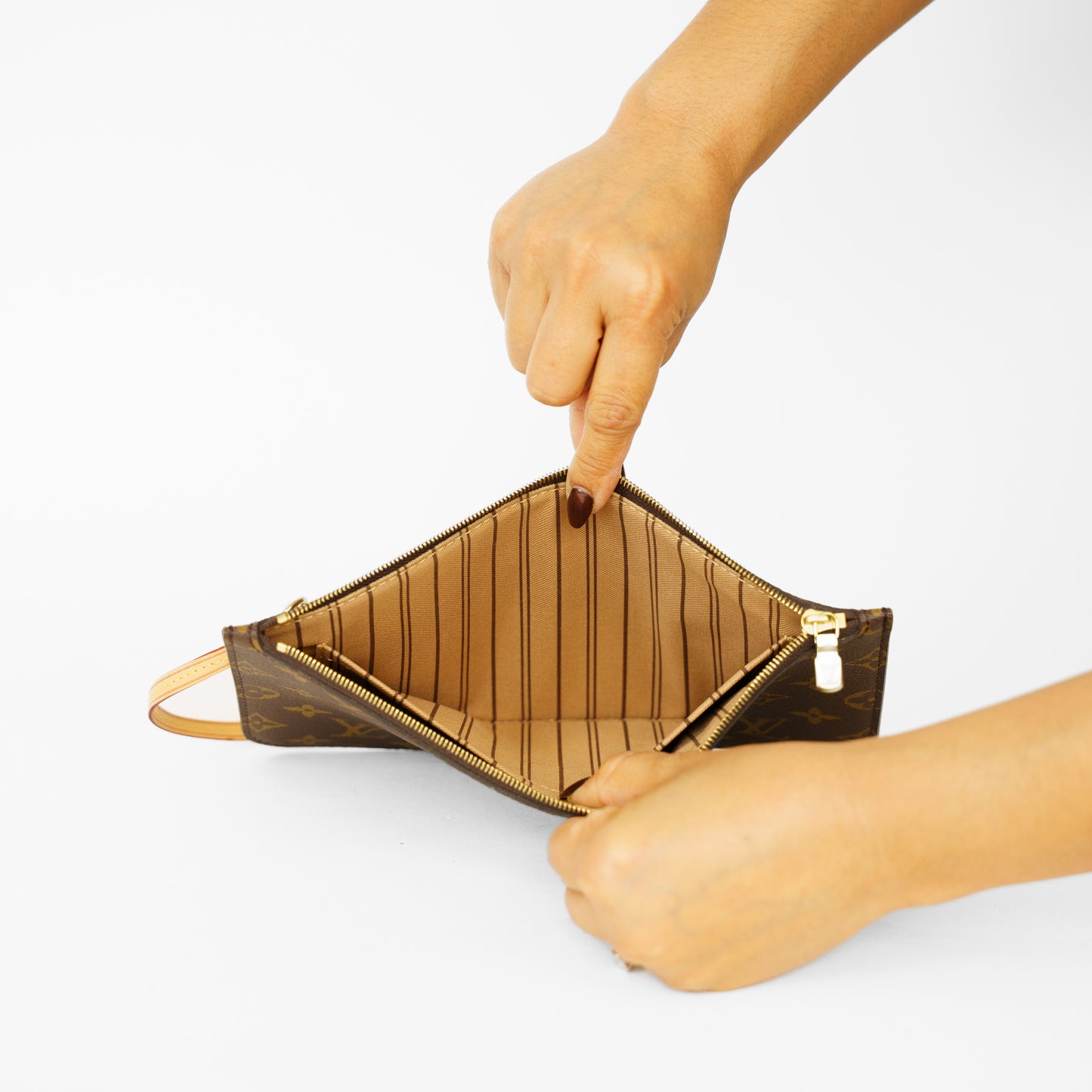 Louis Vuitton Neverfull Pouch in Monogram Canvas 061125B20