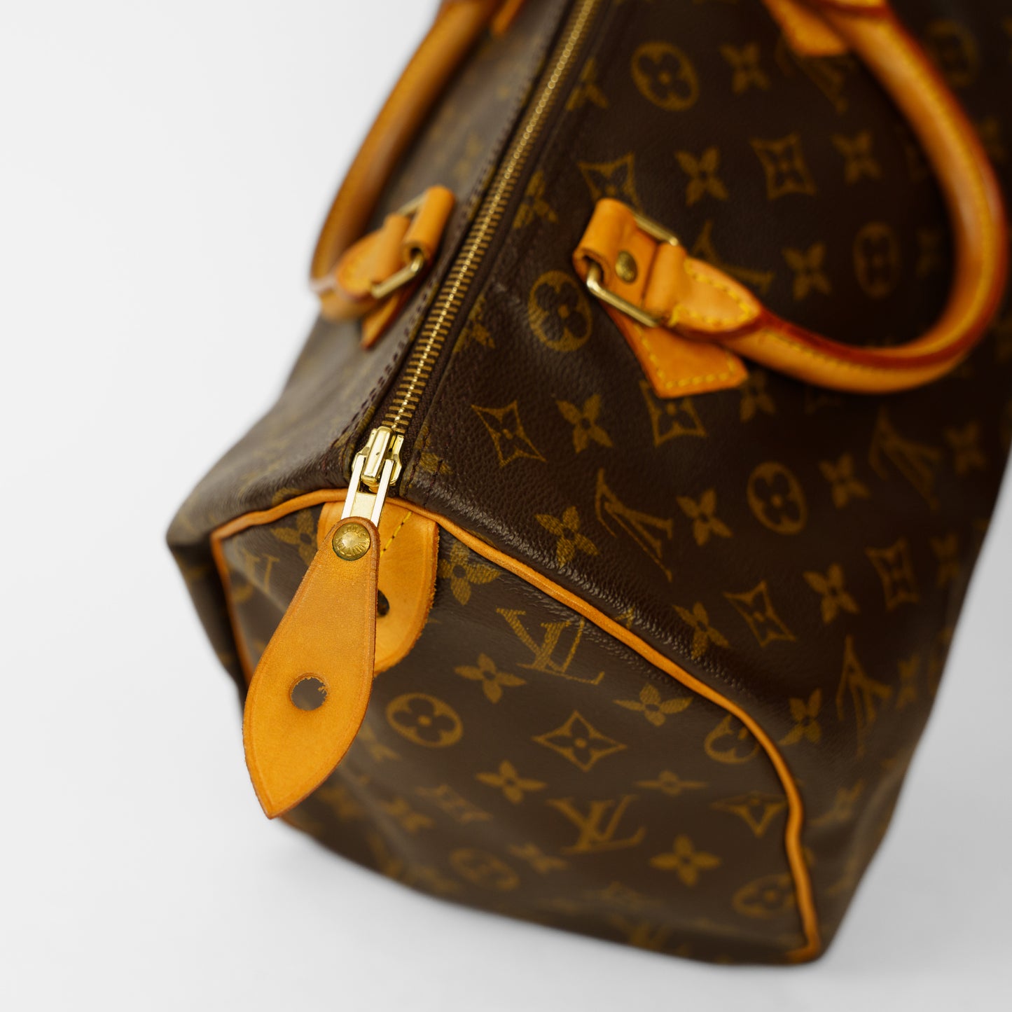 Louis Vuitton Speedy 30 in Monogram Canvas 061125B6