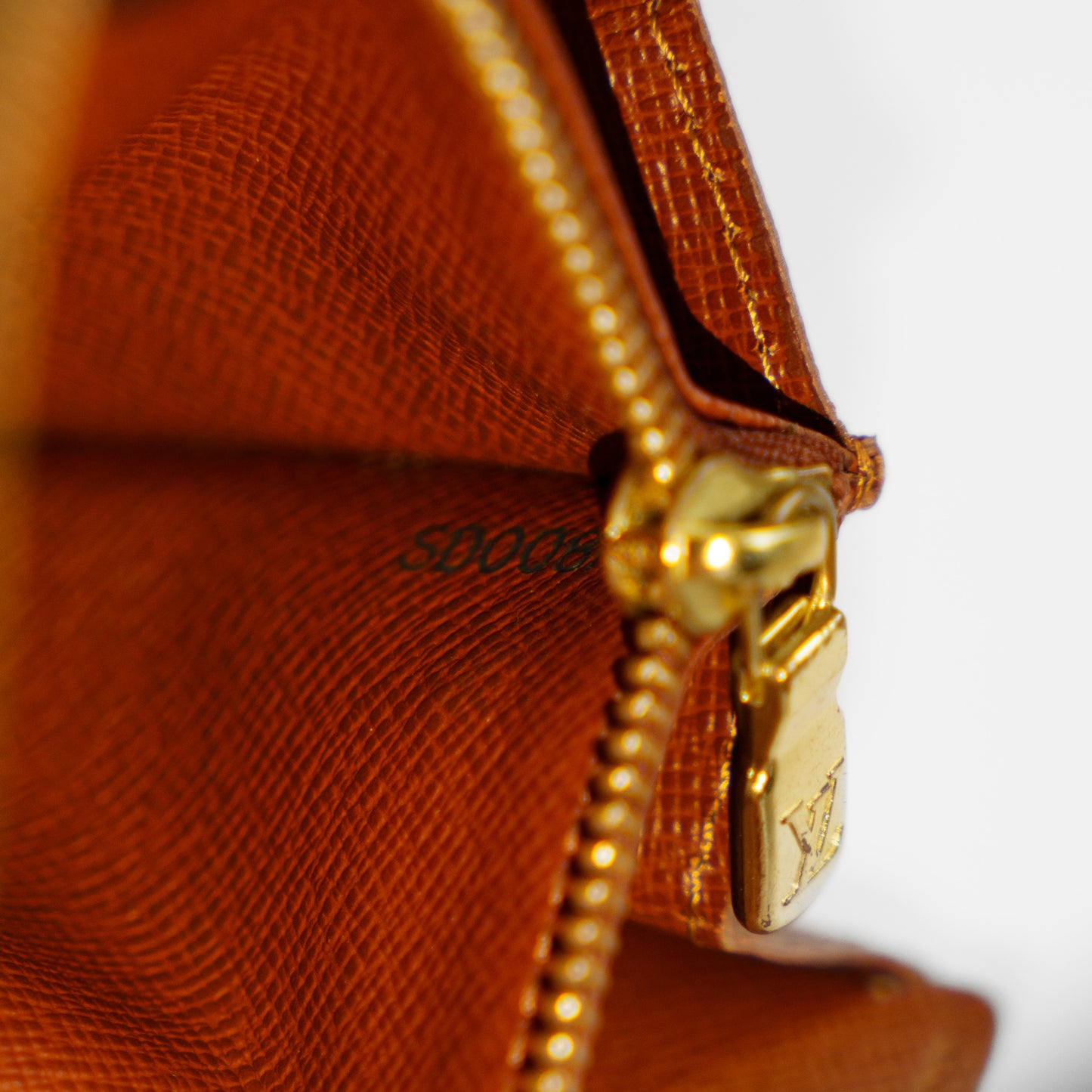 Louis Vuitton Vintage Wallet in Monogram Canvas 061125B11