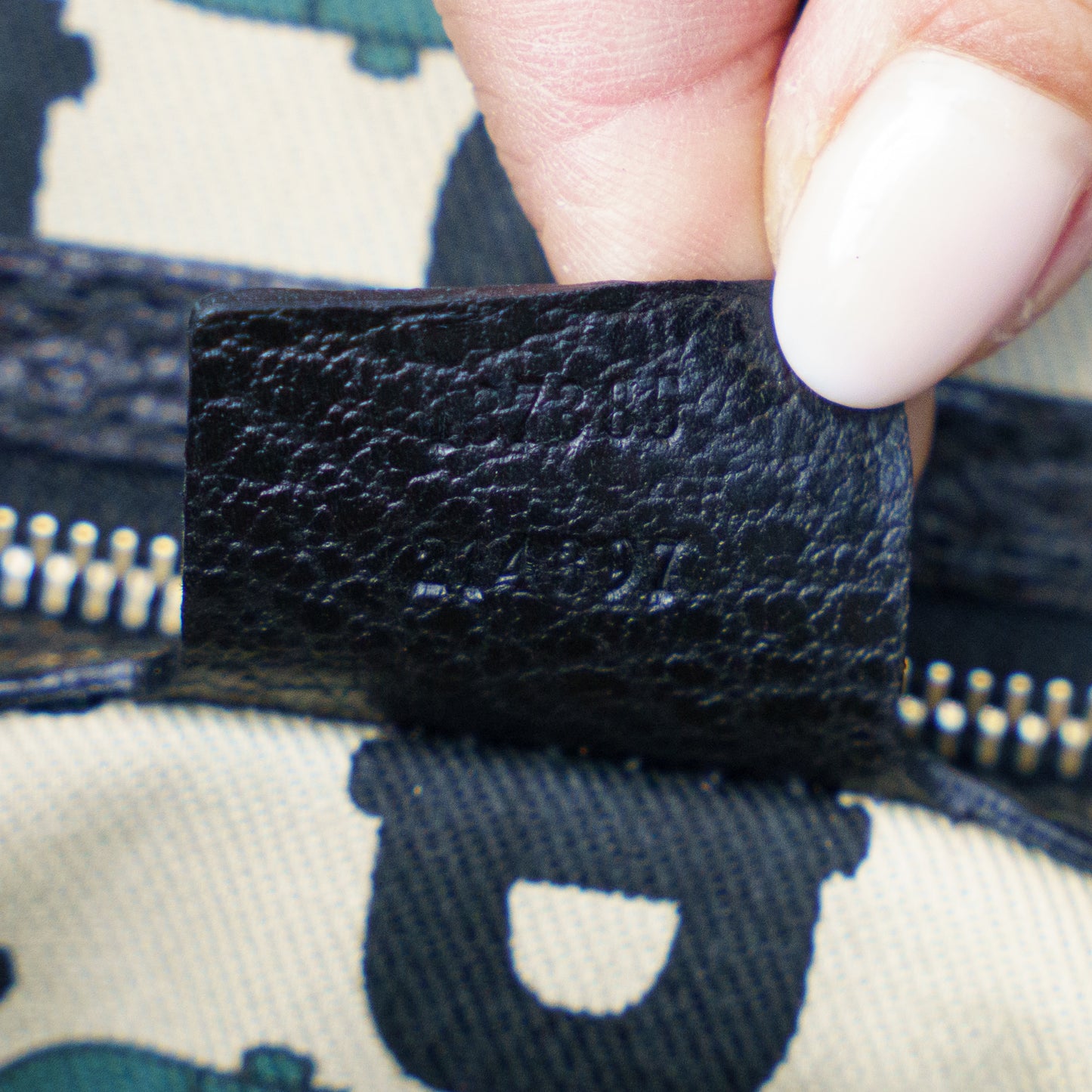 Gucci Horsebit Hasler Tote Bag in Black Grained Leather 290126B09