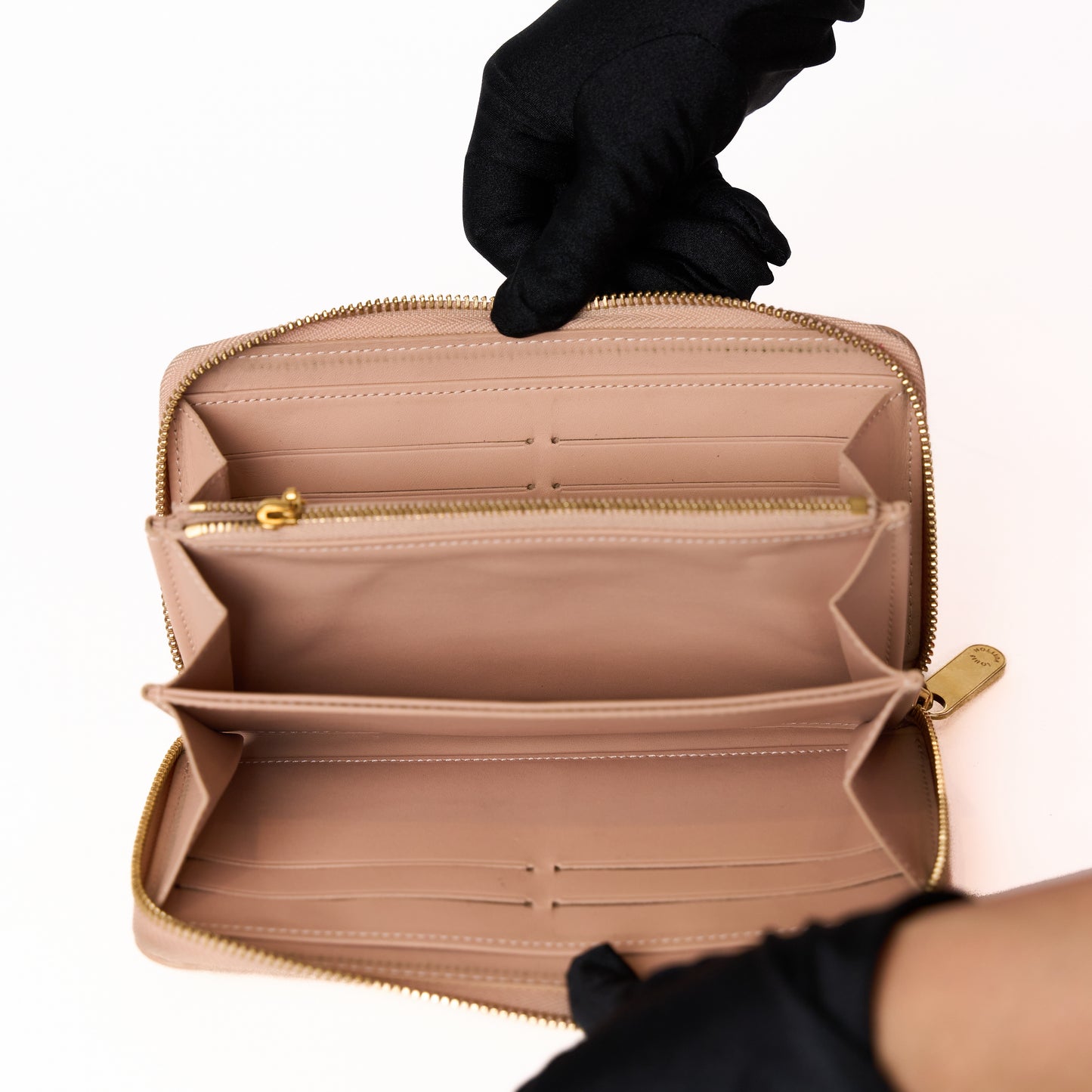 Louis Vuitton Beige Vernis Zippy Purse