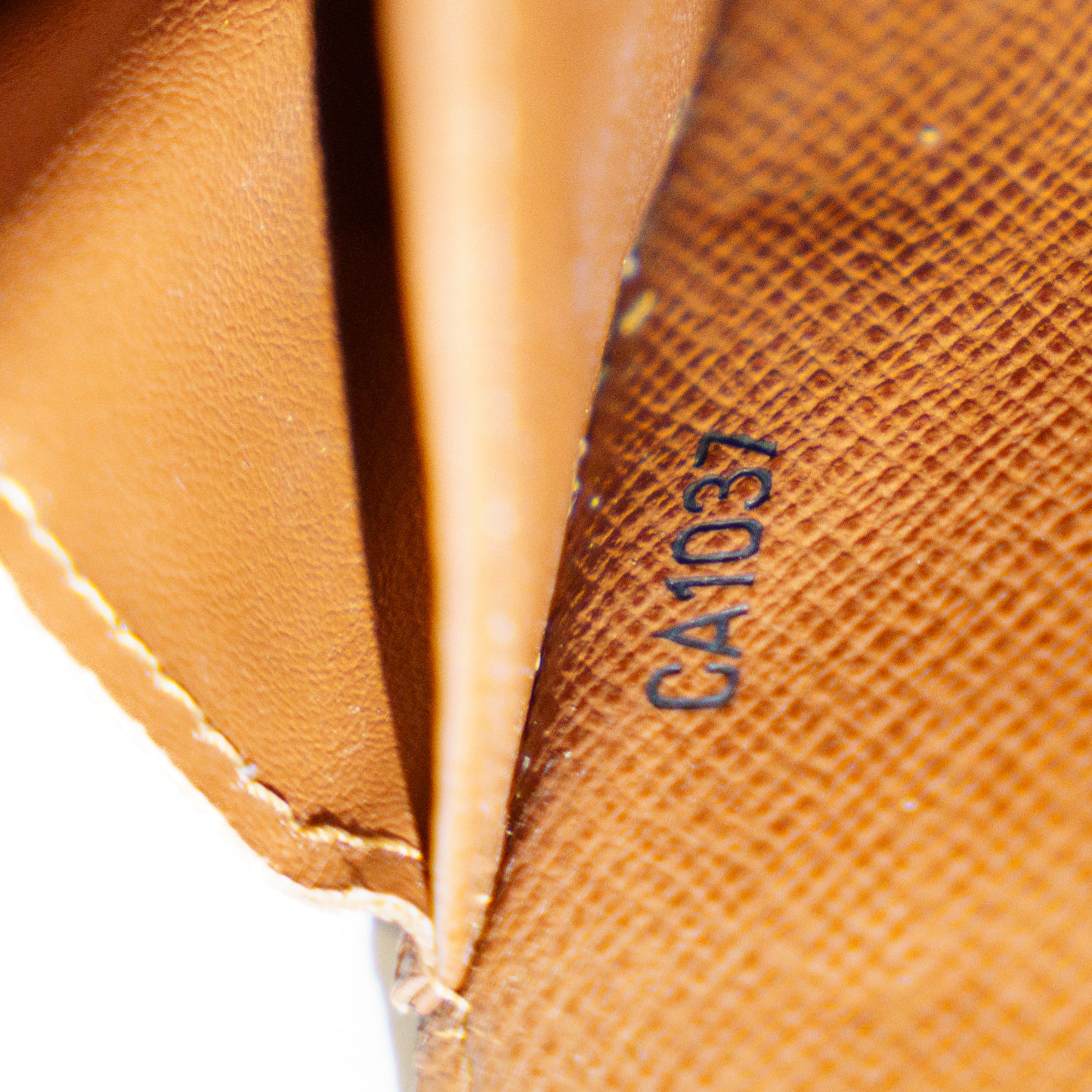 Louis Vuitton Sarah Wallet in Mongram Canvas 081025B243