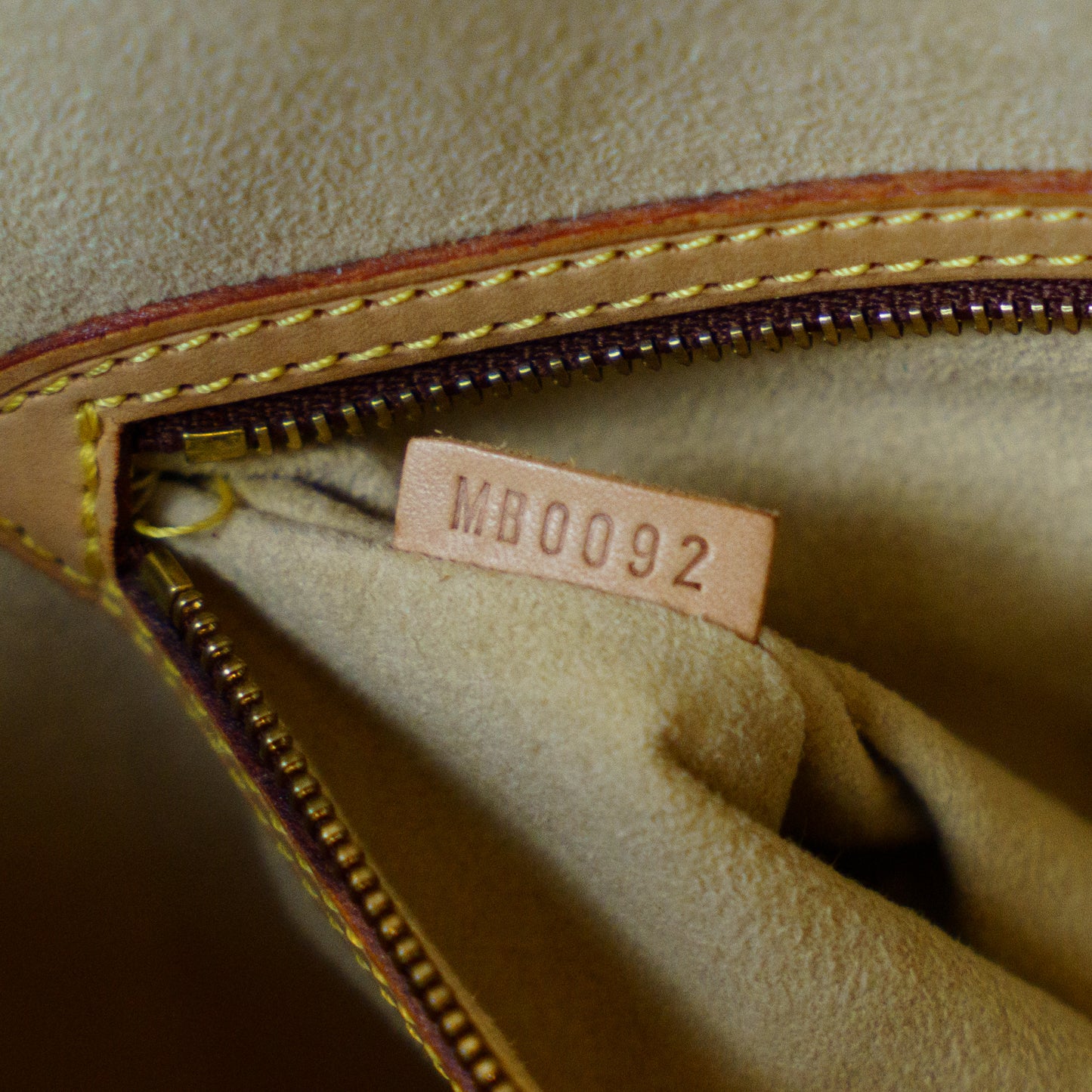 Louis Vuitton 2002 Babylone Shoulder Bag in Monogram Canvas MB0092