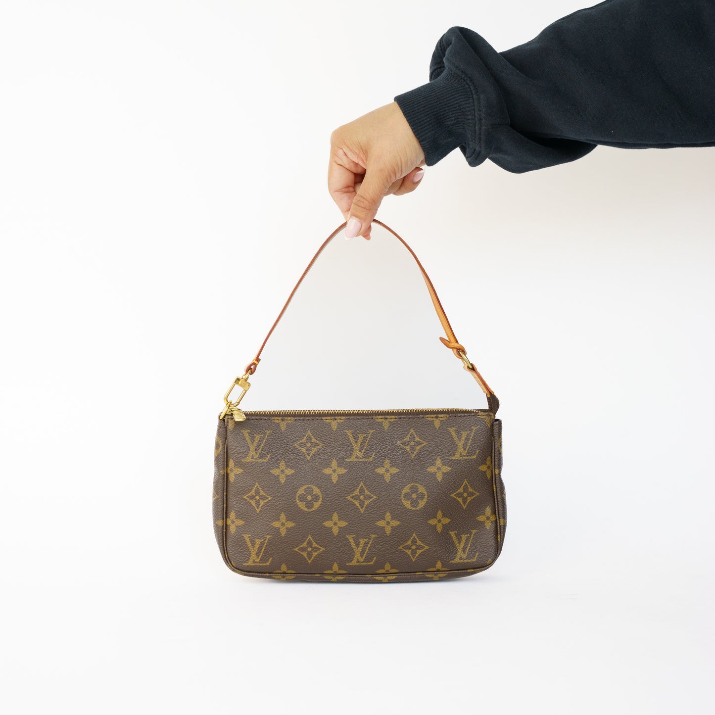 Louis Vuitton Pochette Accessoires in Monogram Canvas VI0011 050526B02