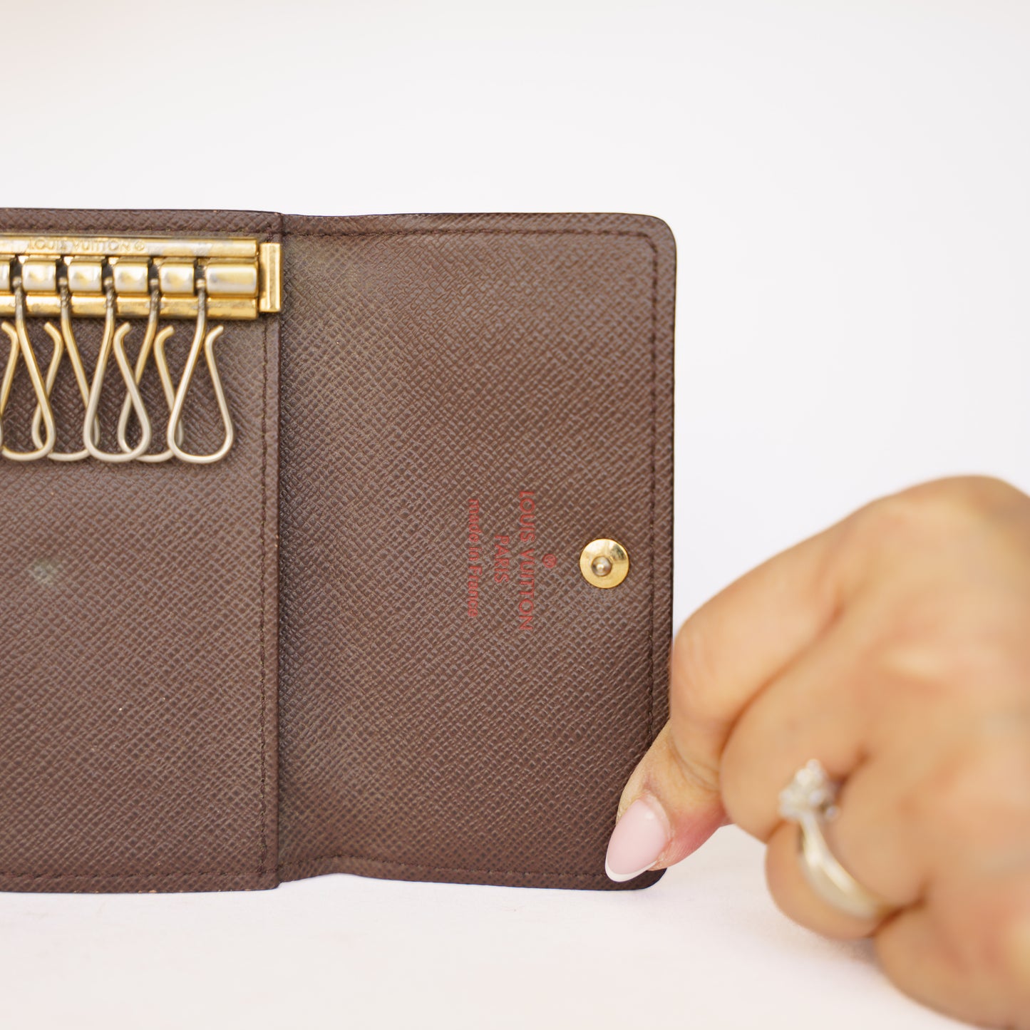 Louis Vuitton 6 Key Holder in Damier Ebene No.9 050526B13