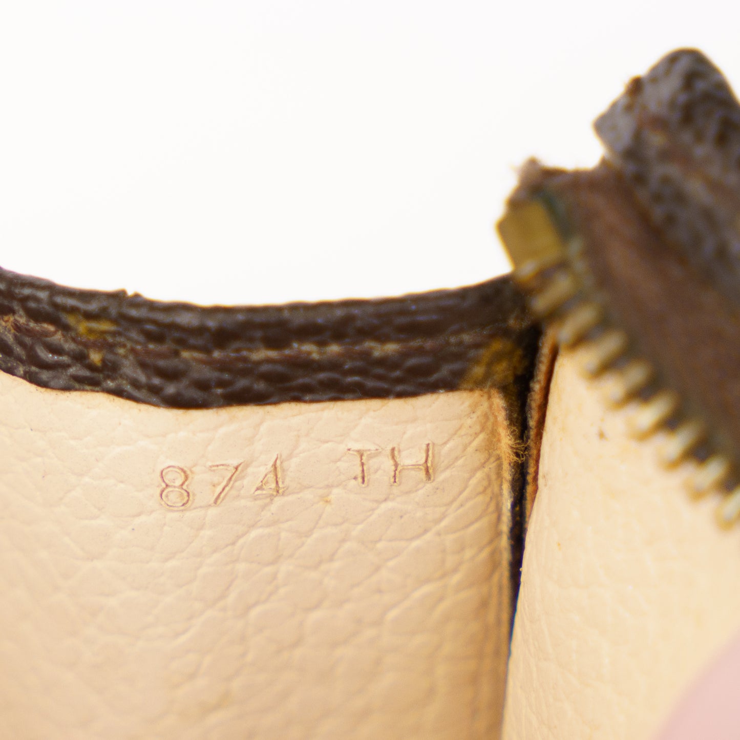 Louis Vuitton 1987 Toiletry Pouch 15 050526Z14