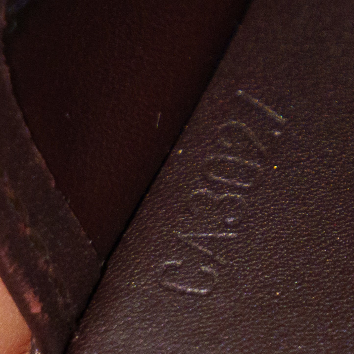 Louis Vuitton Agenda PM in Vernis Amarante CA3027 050526Z07