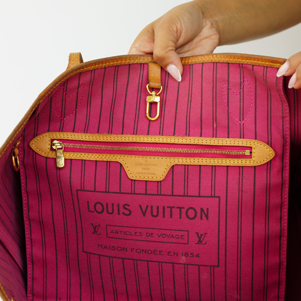 Louis Vuitton Neverfull MM in Monogram with Fuchsia Interior 061026A11