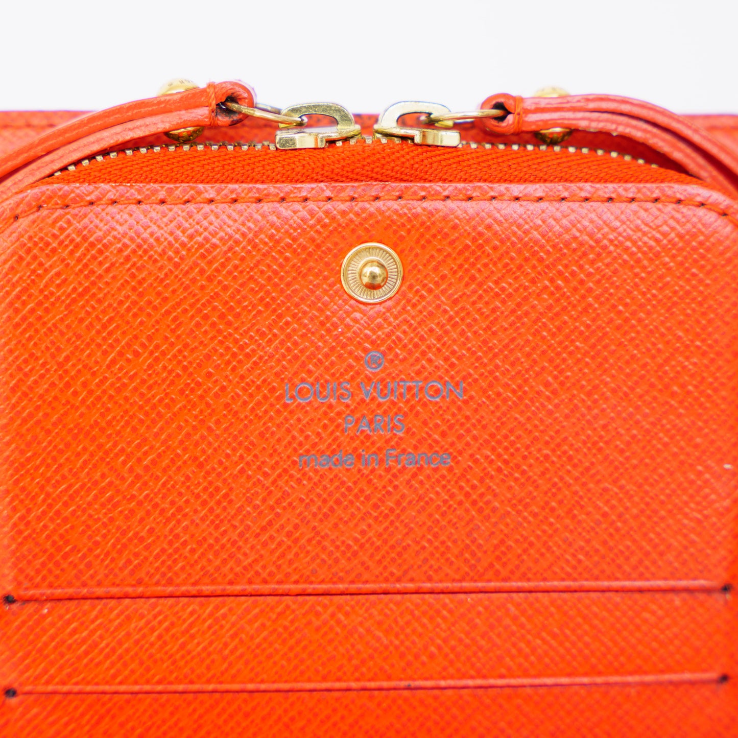 Louis Vuitton Compact Insolite in Monogram 090426Z107