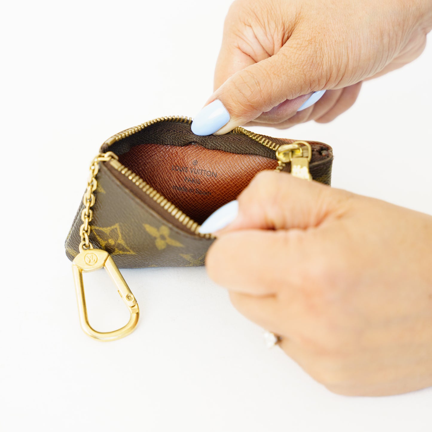 Louis Vuitton Key Pouch Cles in Monogram 090626G13