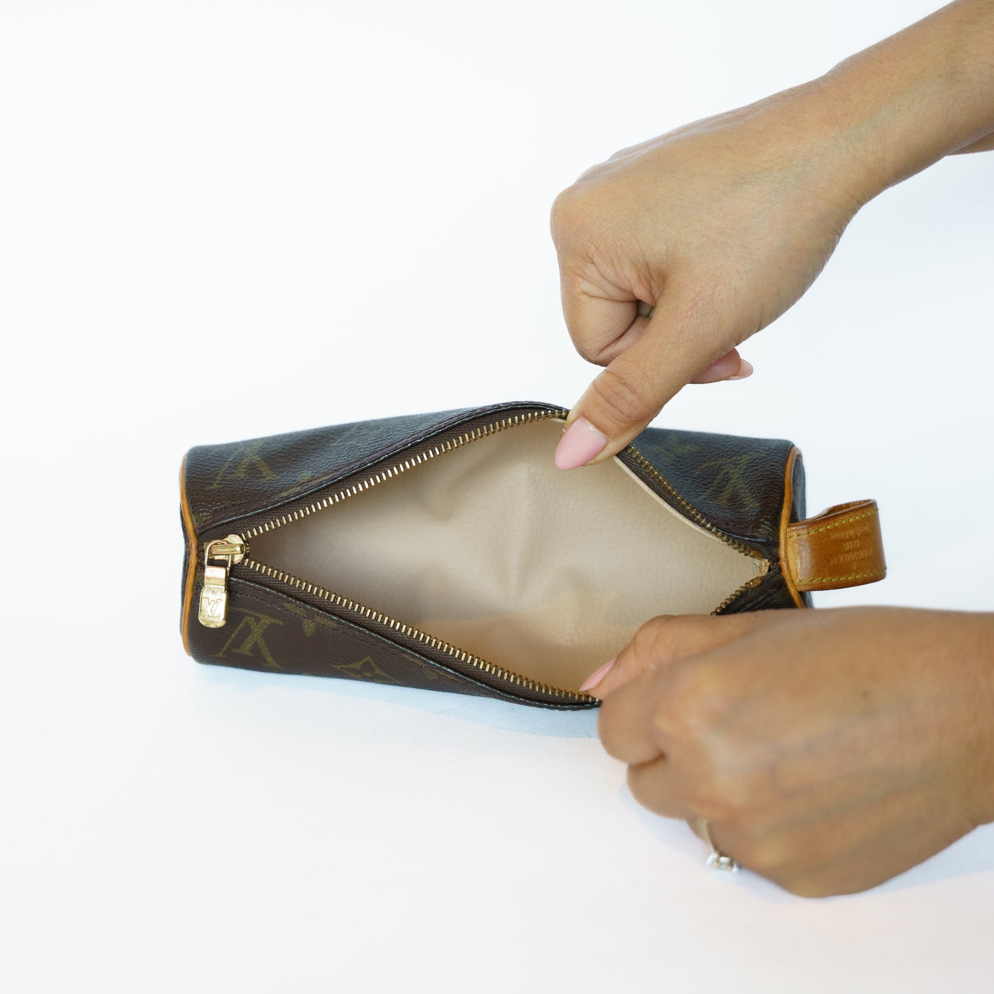 Louis Vuitton Trousse Rondo Pencil Case in Monogram Canvas 111225B16