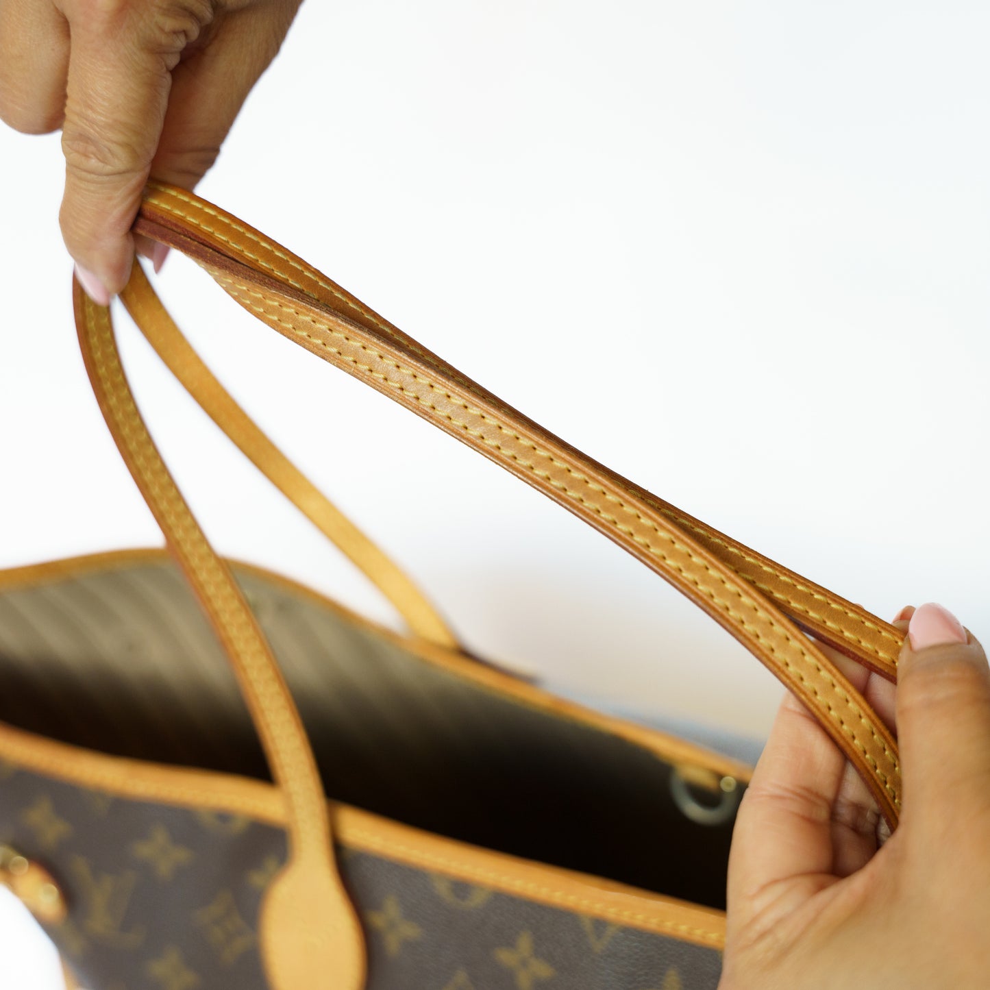 Louis Vuitton Neverfull GM in Monogram with Beige Interior 111225B10