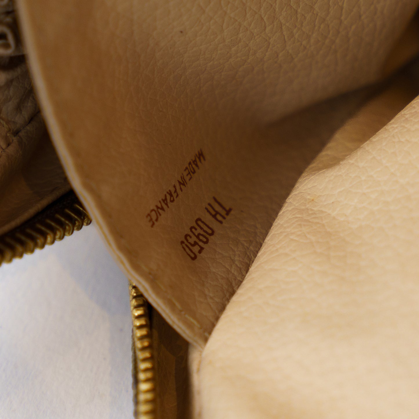 Louis Vuitton Trousse 23 Monogram TH0950 200126B12