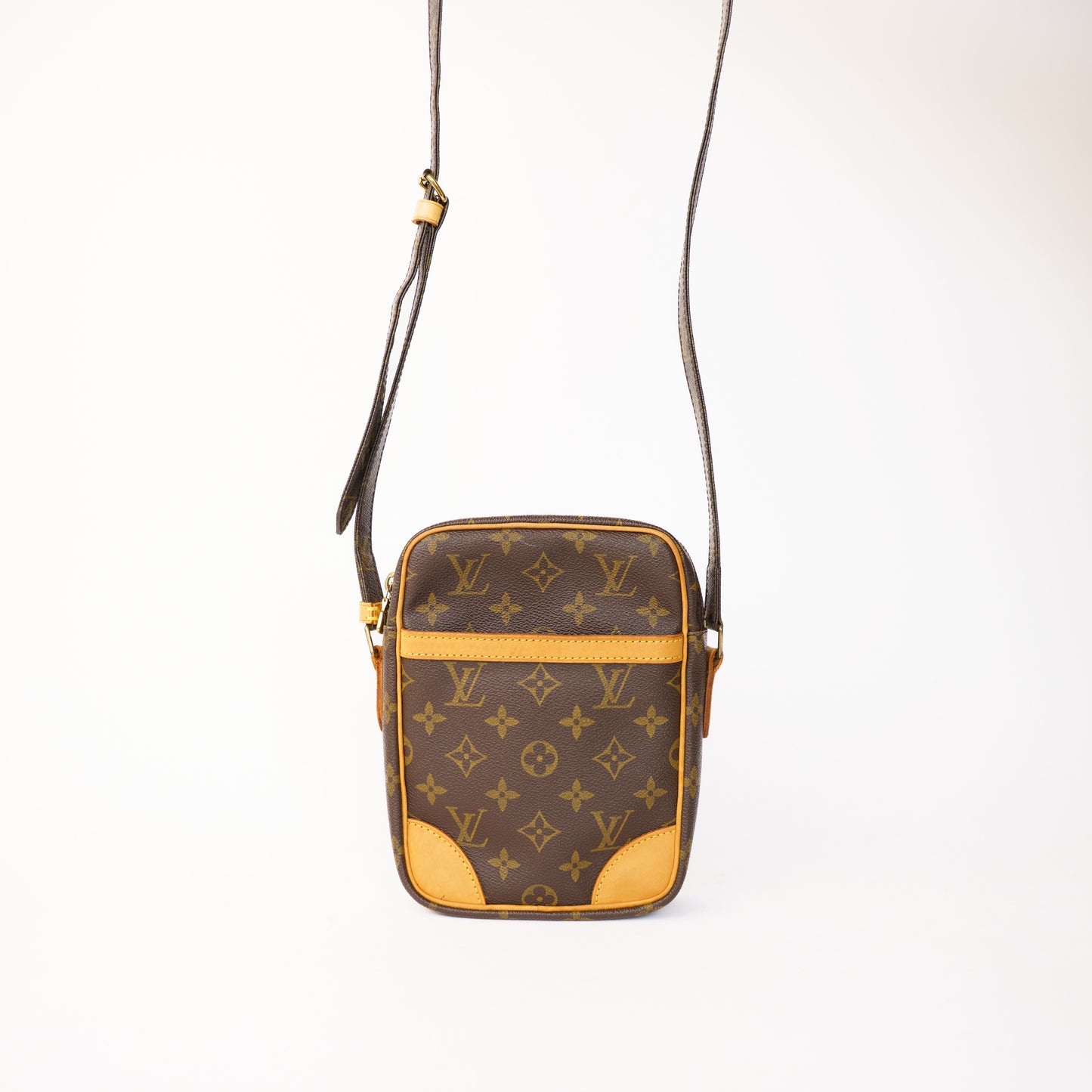 Louis Vuitton Danube Pm Crossbody in Monogram 110336P15