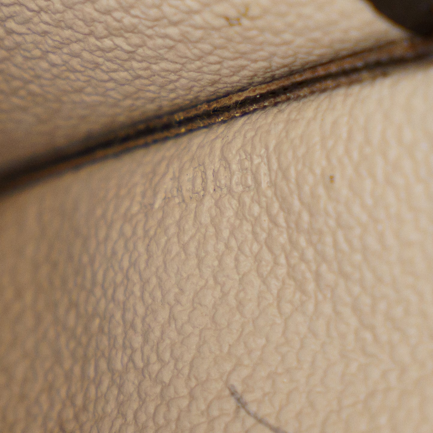 Louis Vuitton Toiletry Bag in Monogram 181225B17