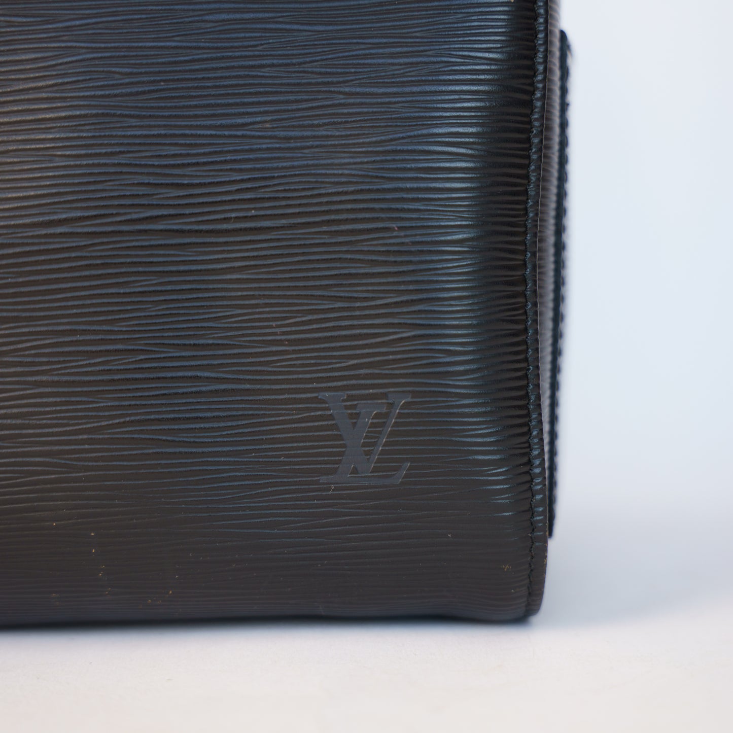 Louis Vuitton 1996 Speedy 35 in Black Epi Leather SP0936 110326P10