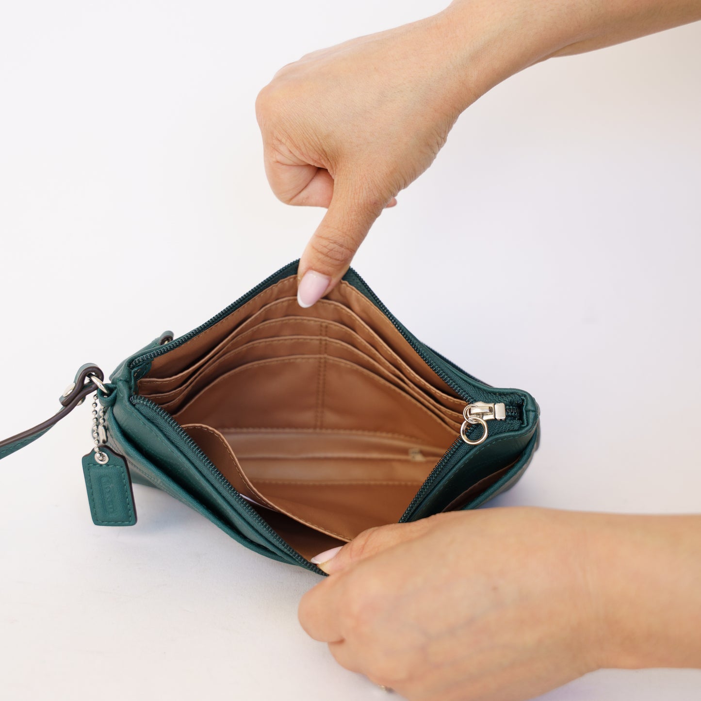 Coach Green Wristlet Clutch 190326D59