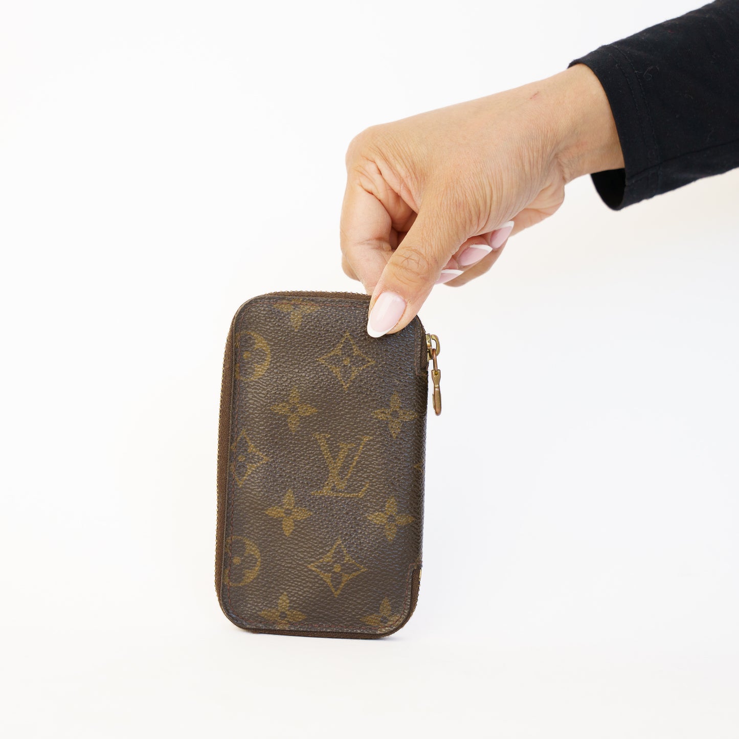 Louis Vuitton Zippered Key Holder in Monogram 230426A13