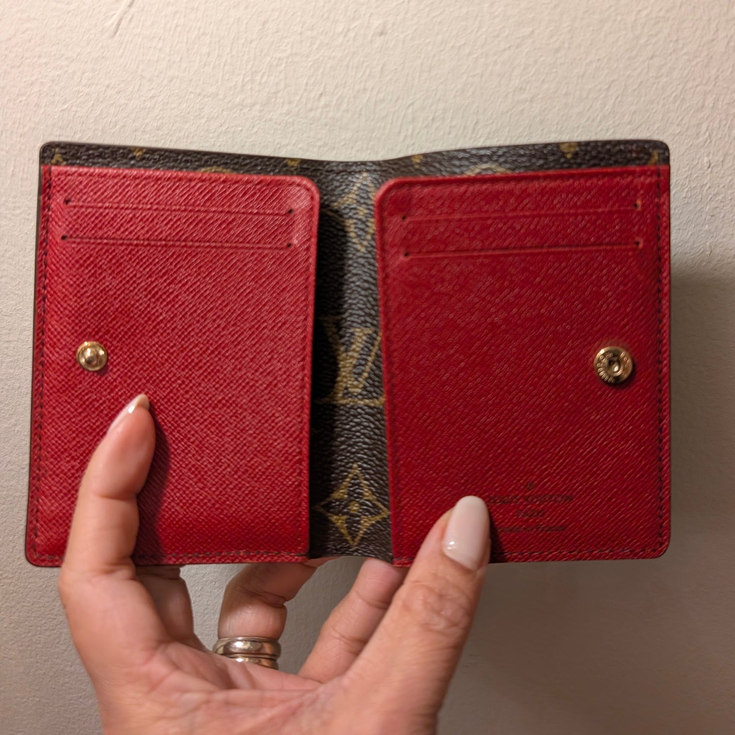 Louis Vuitton in Marie Mini Wallet Monogram with Cerise Interior 280126B13