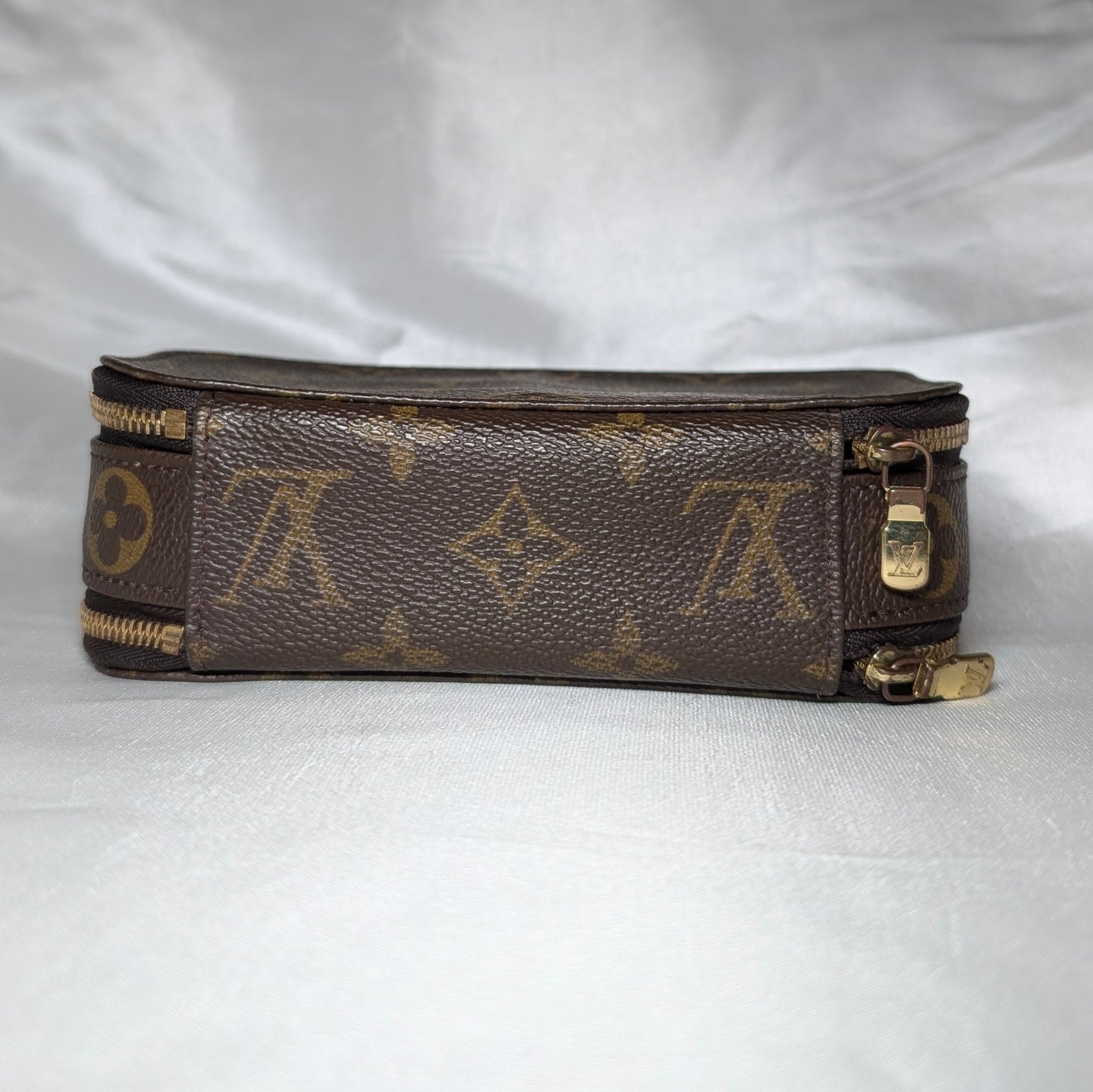 Louis Vuitton Trousse Brush PM in Monogram Canvas 191125B24