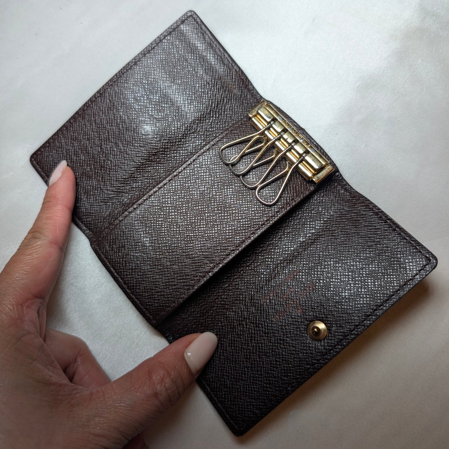 Louis Vuitton 4 Key Holder in Damier Ebene 280126B10