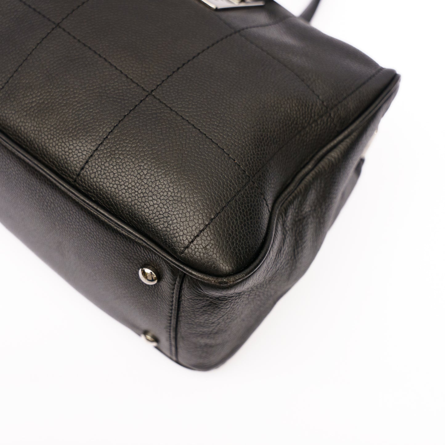 Chanel Chocolate Bar Bag in Black Caviar