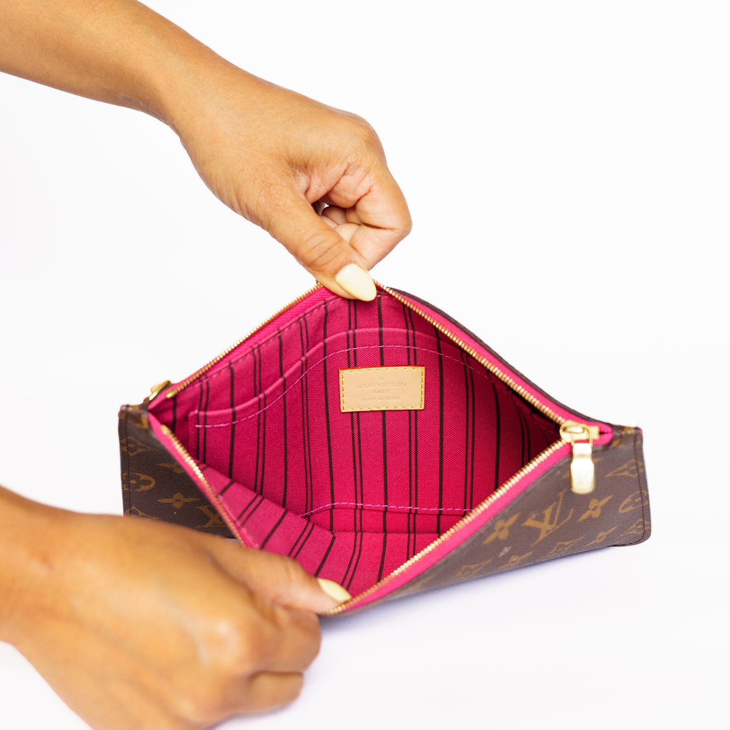 Louis Vuitton Neverfull Pouch Monogram in Pivoine Interior