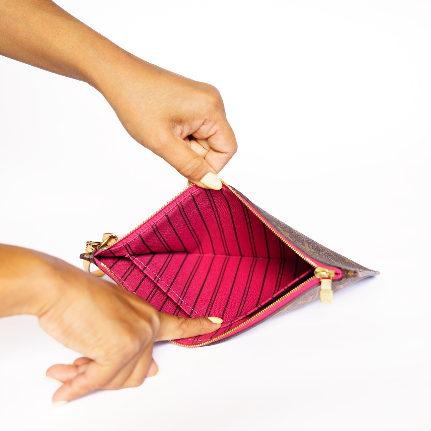 Louis Vuitton Neverfull Pouch Monogram in Pivoine Interior
