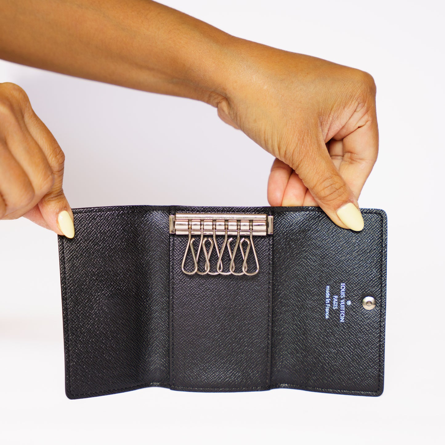 Louis Vuitton 6 Key Holder in Damier Graphite