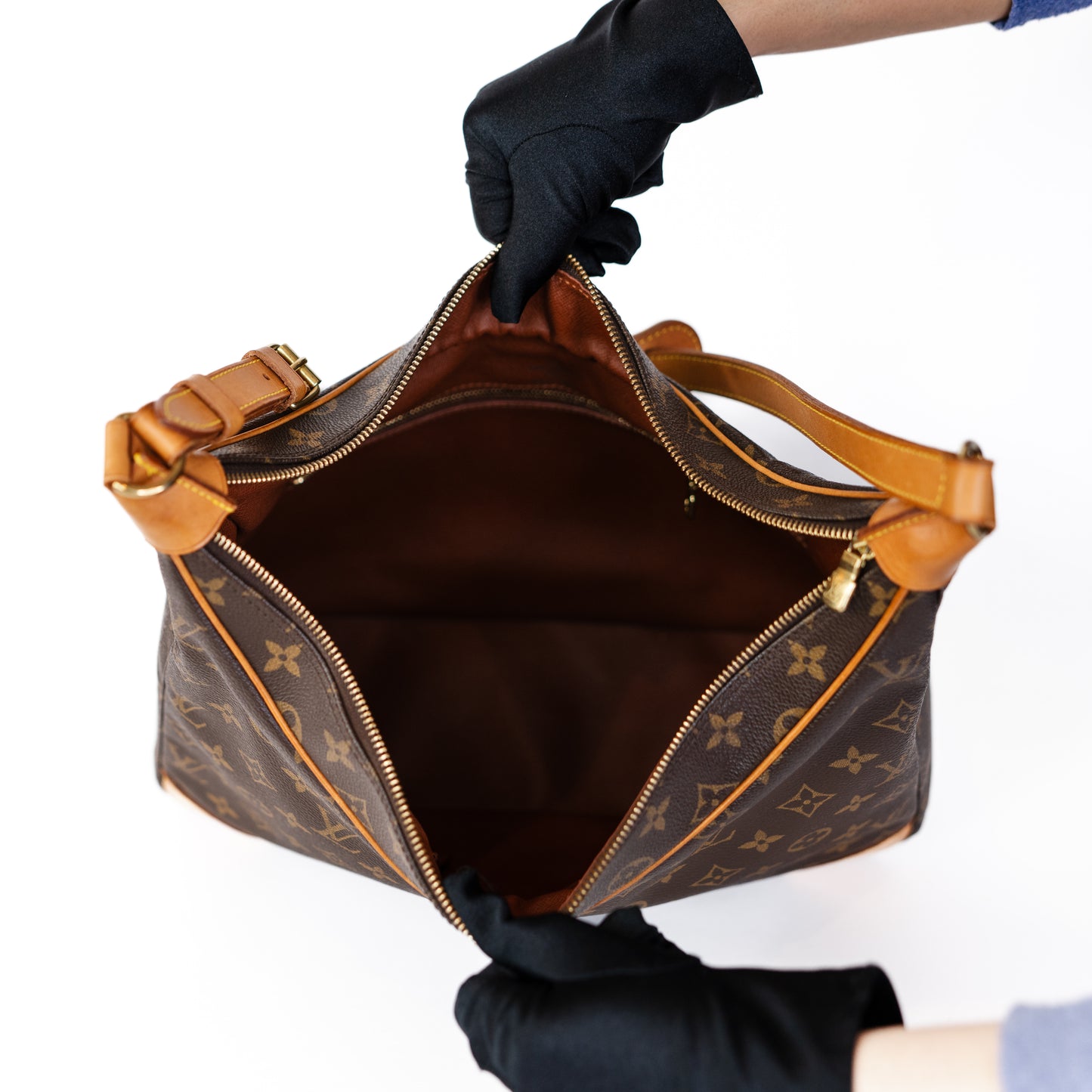 Preowned Louis Vuitton Boulogne Shoulder Bag in Monogram Canvas