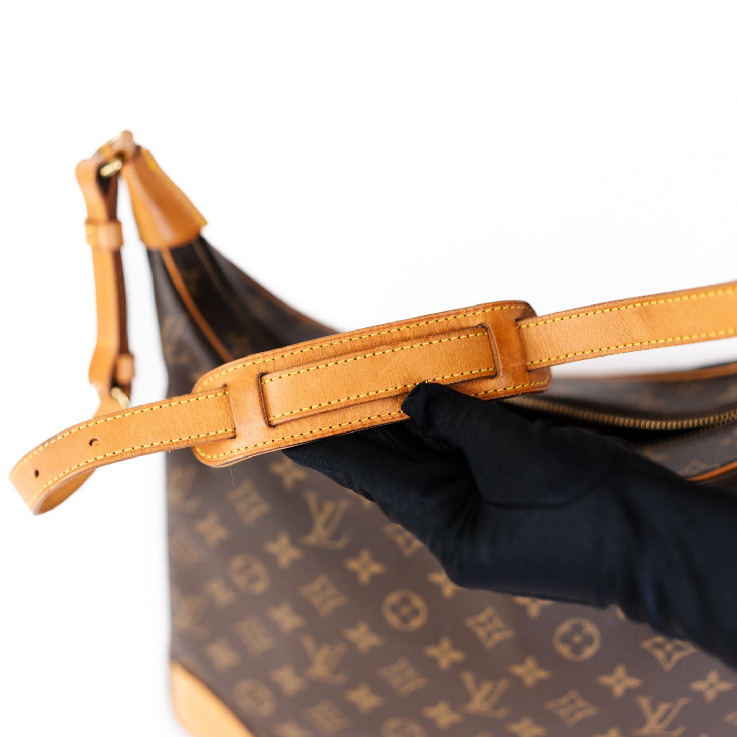 Preowned Louis Vuitton Boulogne Shoulder Bag in Monogram Canvas