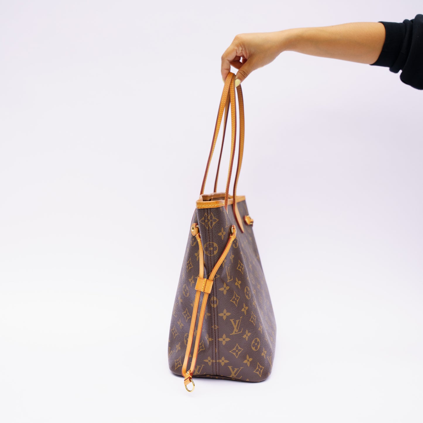 Louis Vuitton Neverfull MM Monogram Canvas Tote Bag in Beige Interior