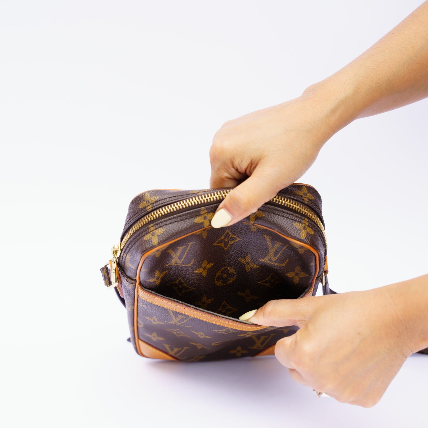 Louis Vuitton Danube PM Crossbody BC180925158