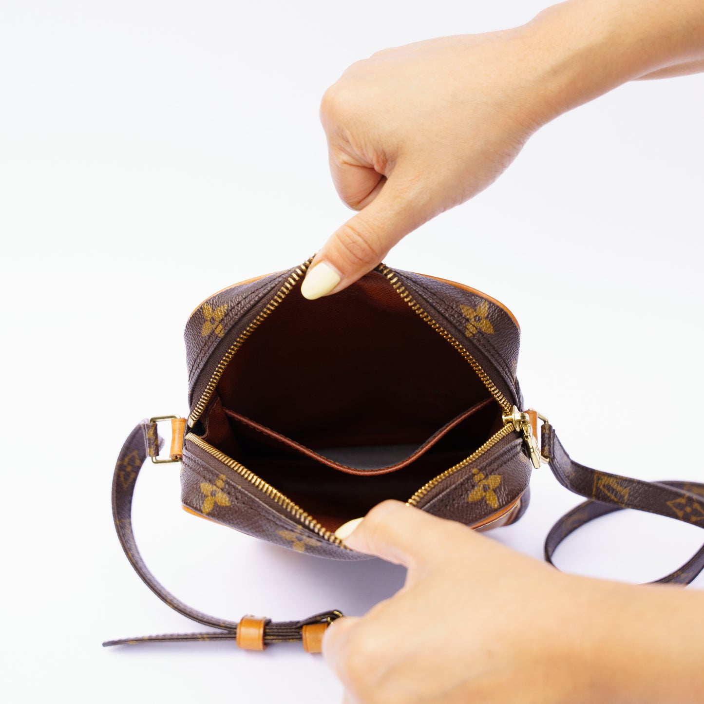 Louis Vuitton Danube PM Crossbody BC180925158