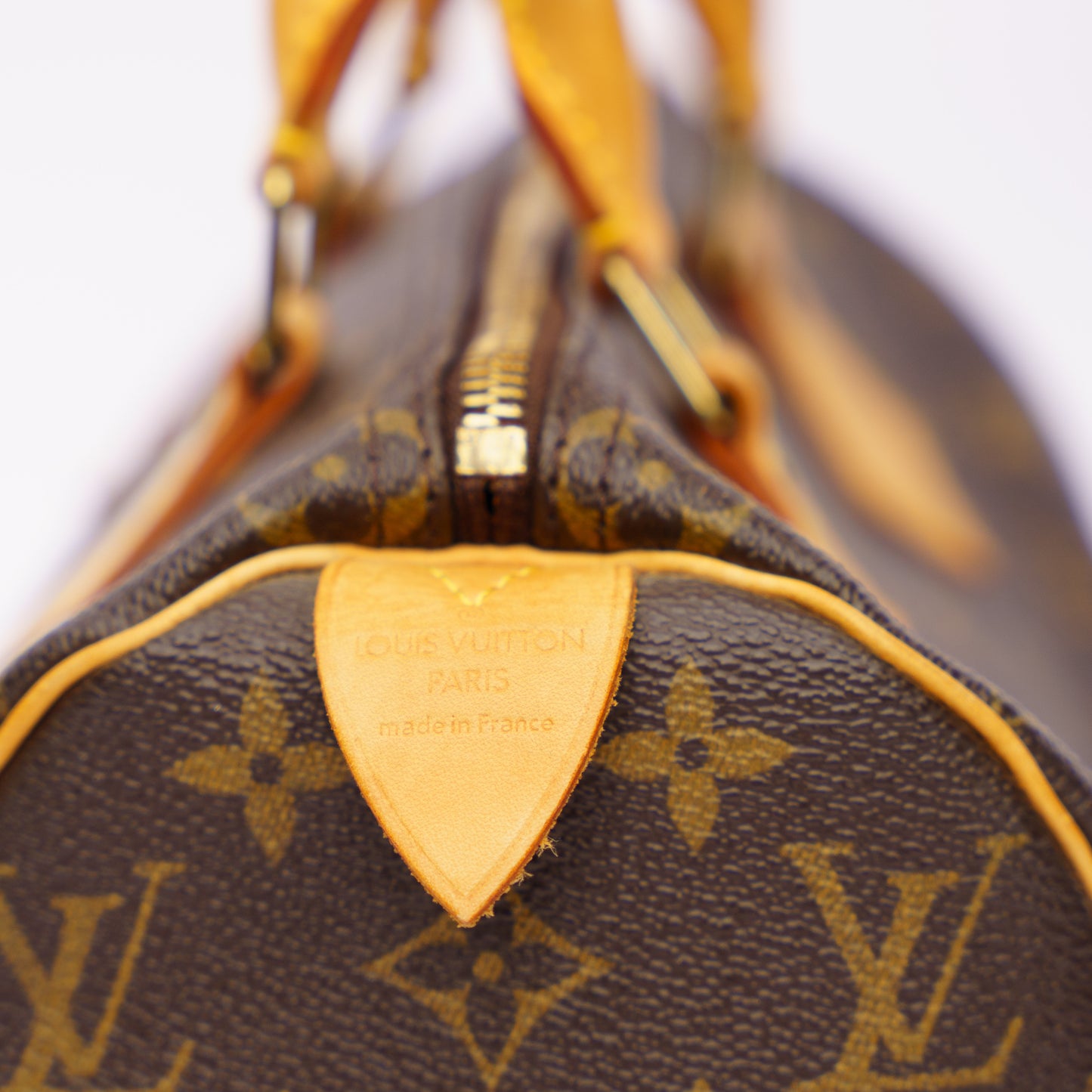 Louis Vuitton 2004 Speedy 25 in Monogram Canvas SP0034