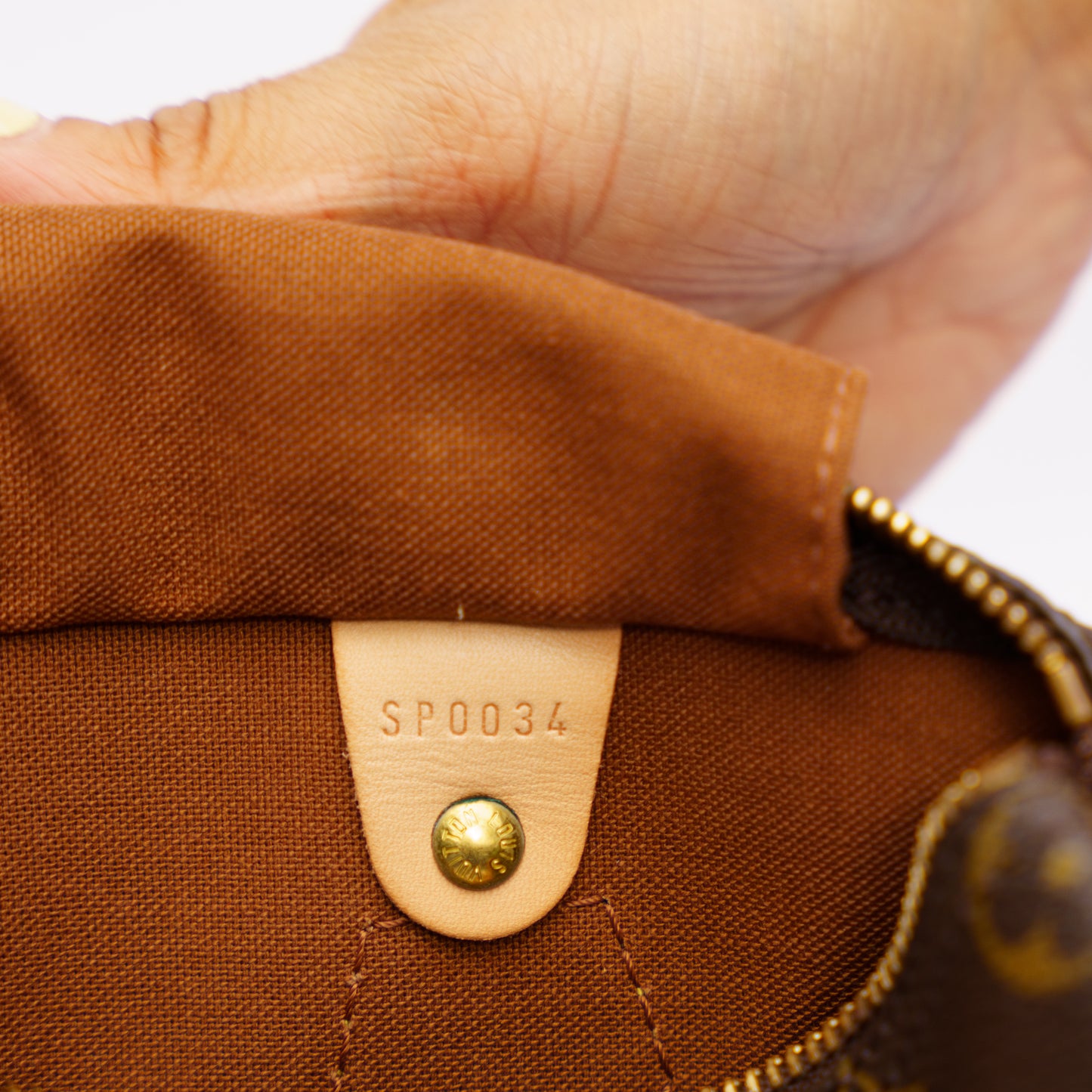 Louis Vuitton 2004 Speedy 25 in Monogram Canvas SP0034