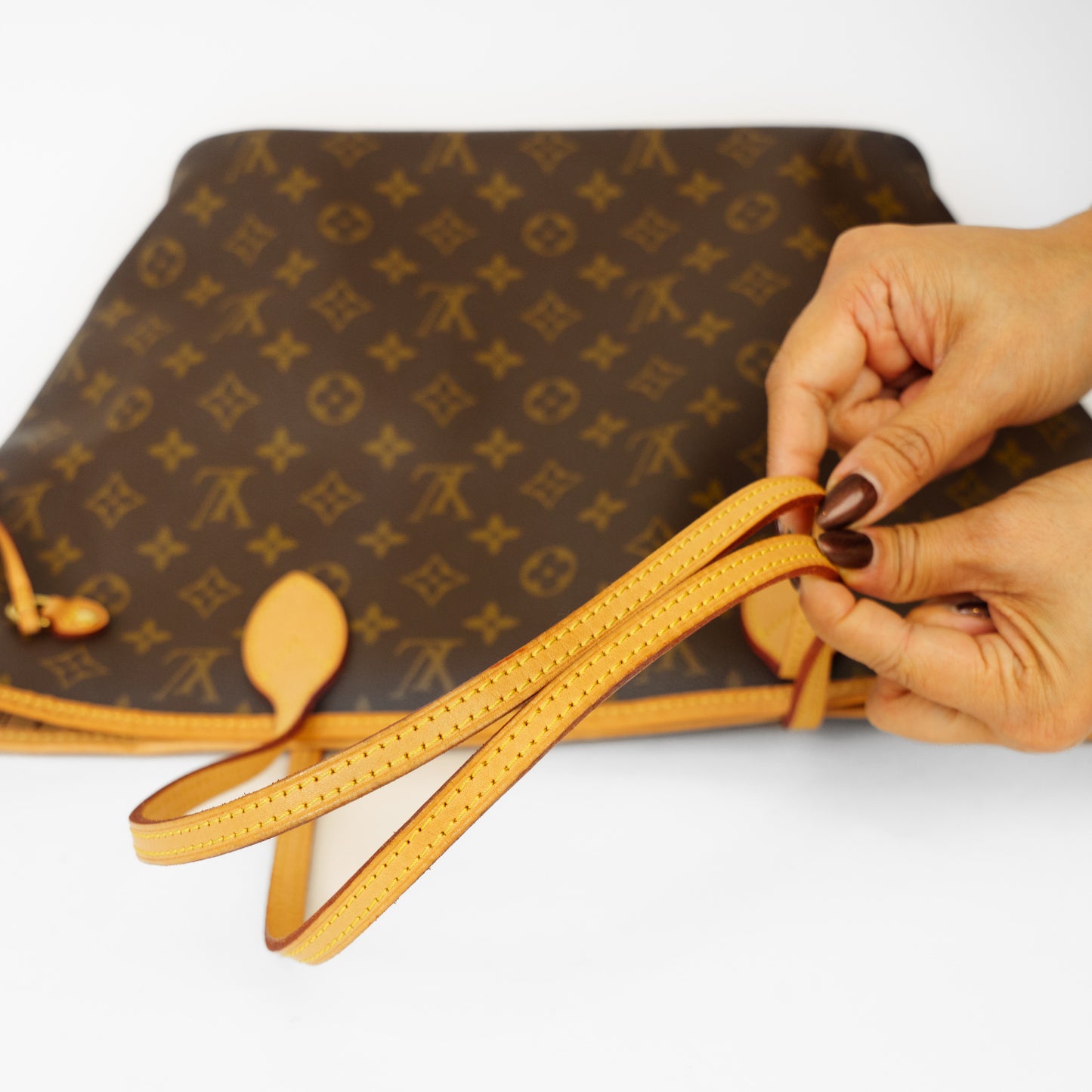 Louis Vuitton Neverfull MM in Monogram Canvas Dark Beige Interior 061125B16