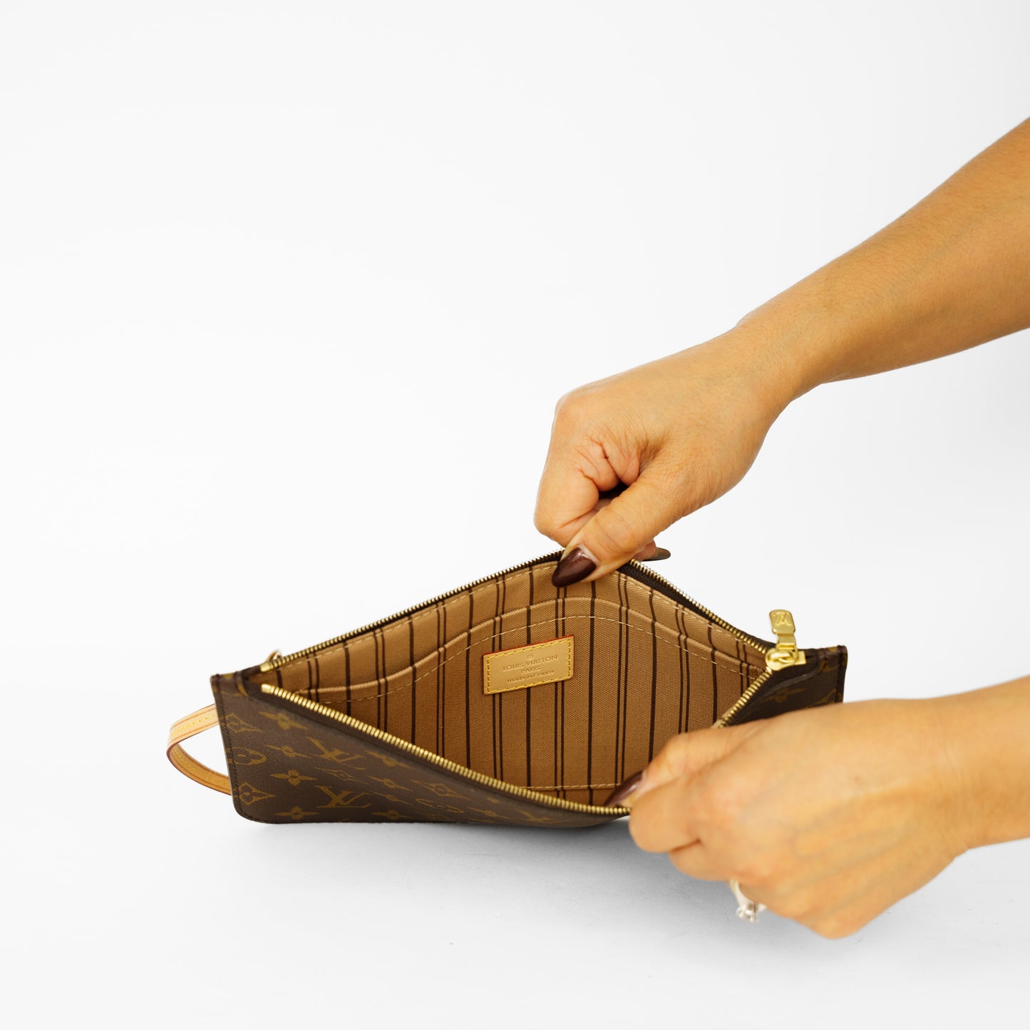 Louis Vuitton Neverfull Pouch in Monogram Canvas 061125B20