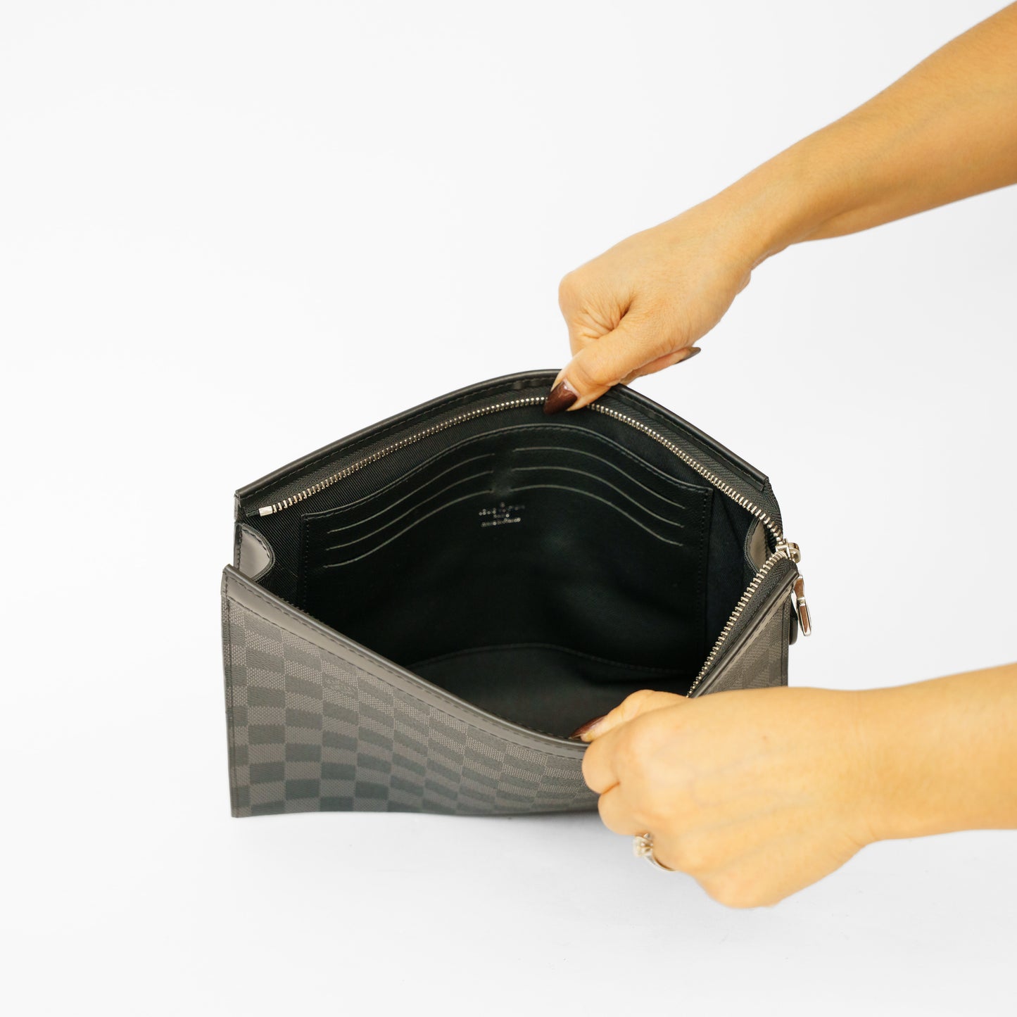 Louis Vuitton Pochette Voyage in Damier Graphite Canvas 061125B23