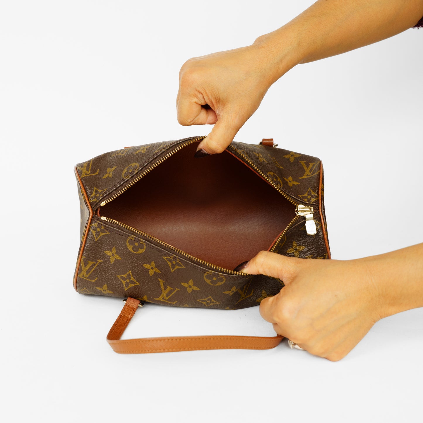 Louis Vuitton Papillon 26 in Monogram Canvas NO0916 061125B210