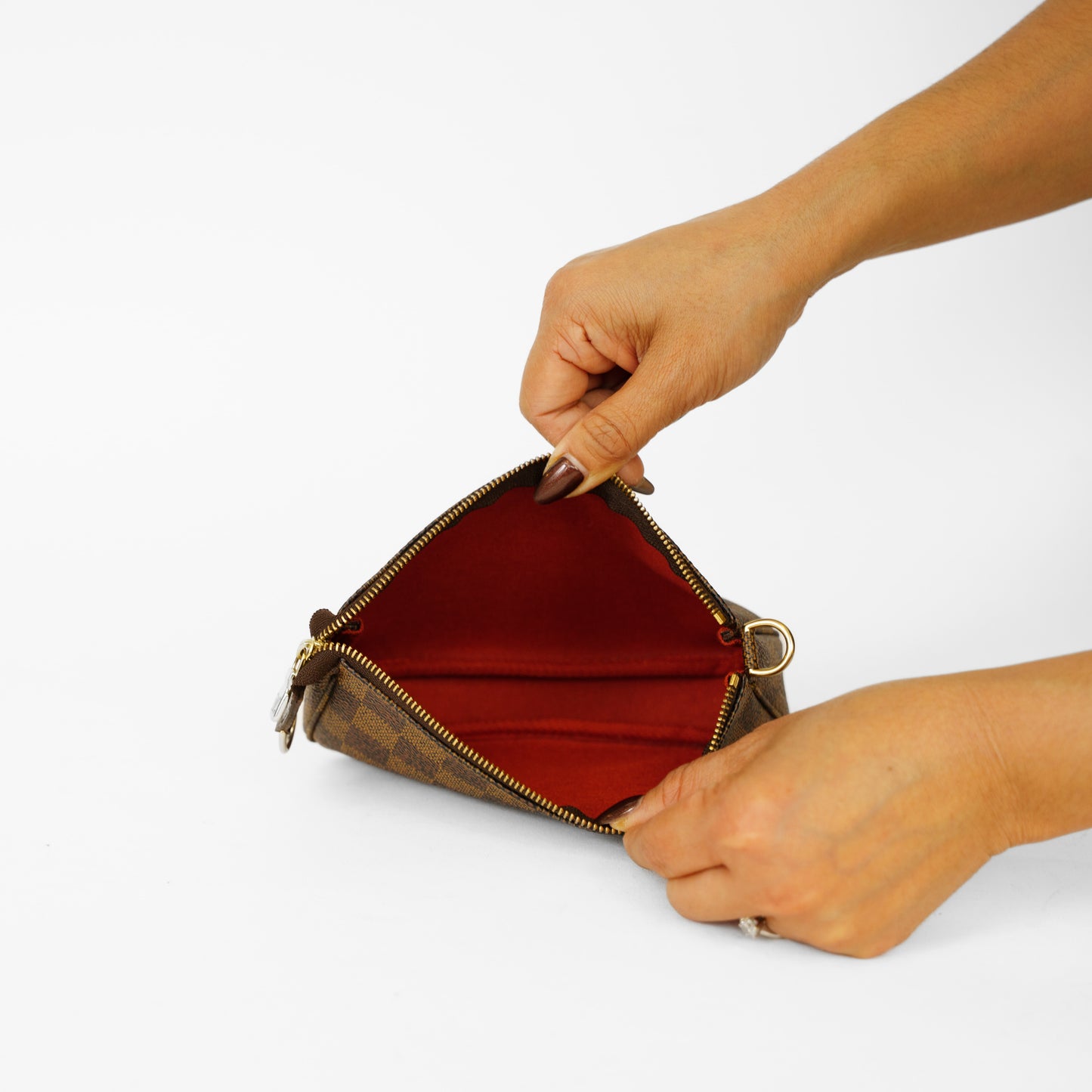 Louis Vuitton Bucket Pouch in Damier Ebene Canvas 061125B31