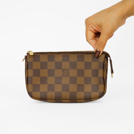 Louis Vuitton Bucket Pouch in Damier Ebene Canvas 061125B37
