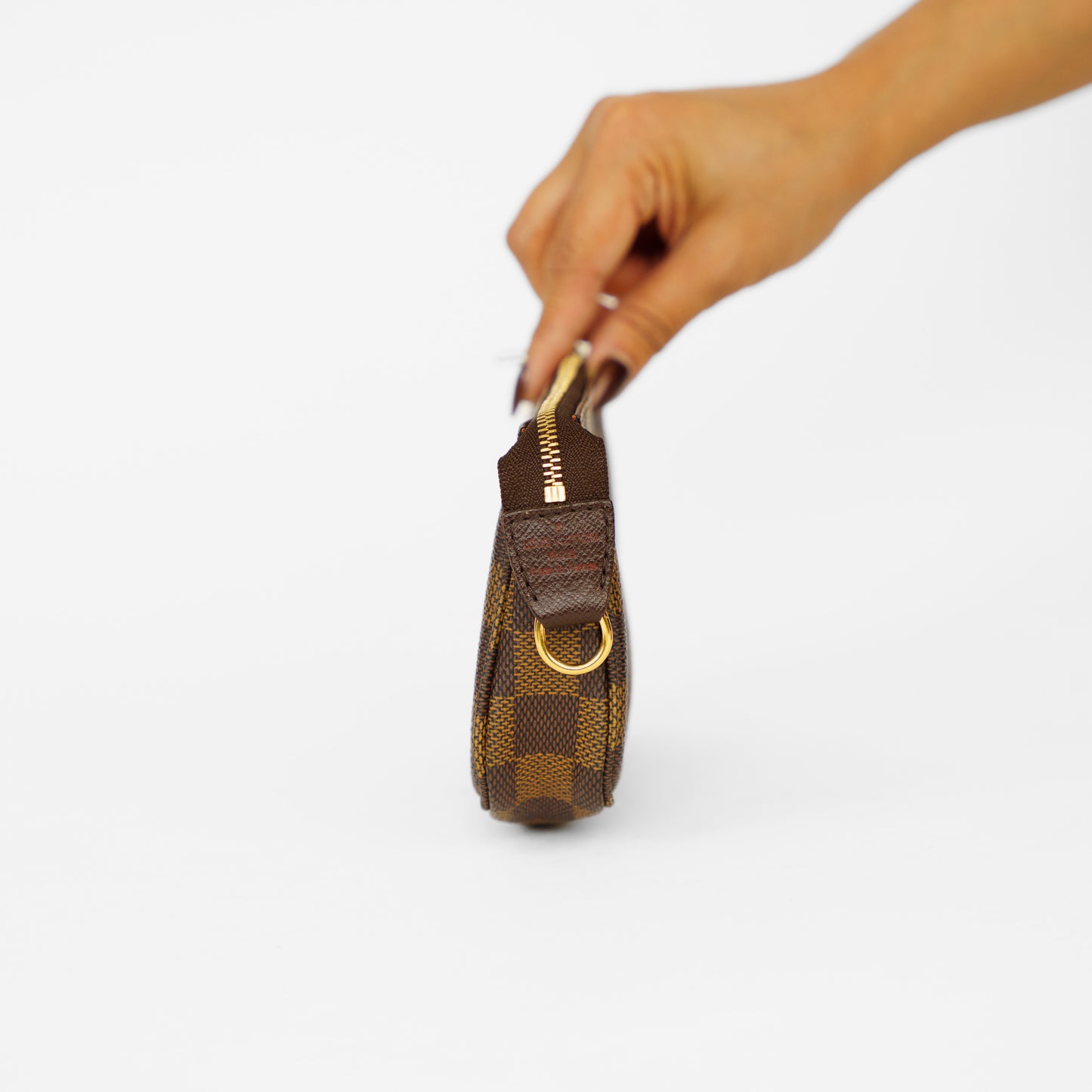 Louis Vuitton Bucket Pouch in Damier Ebene Canvas 061125B37