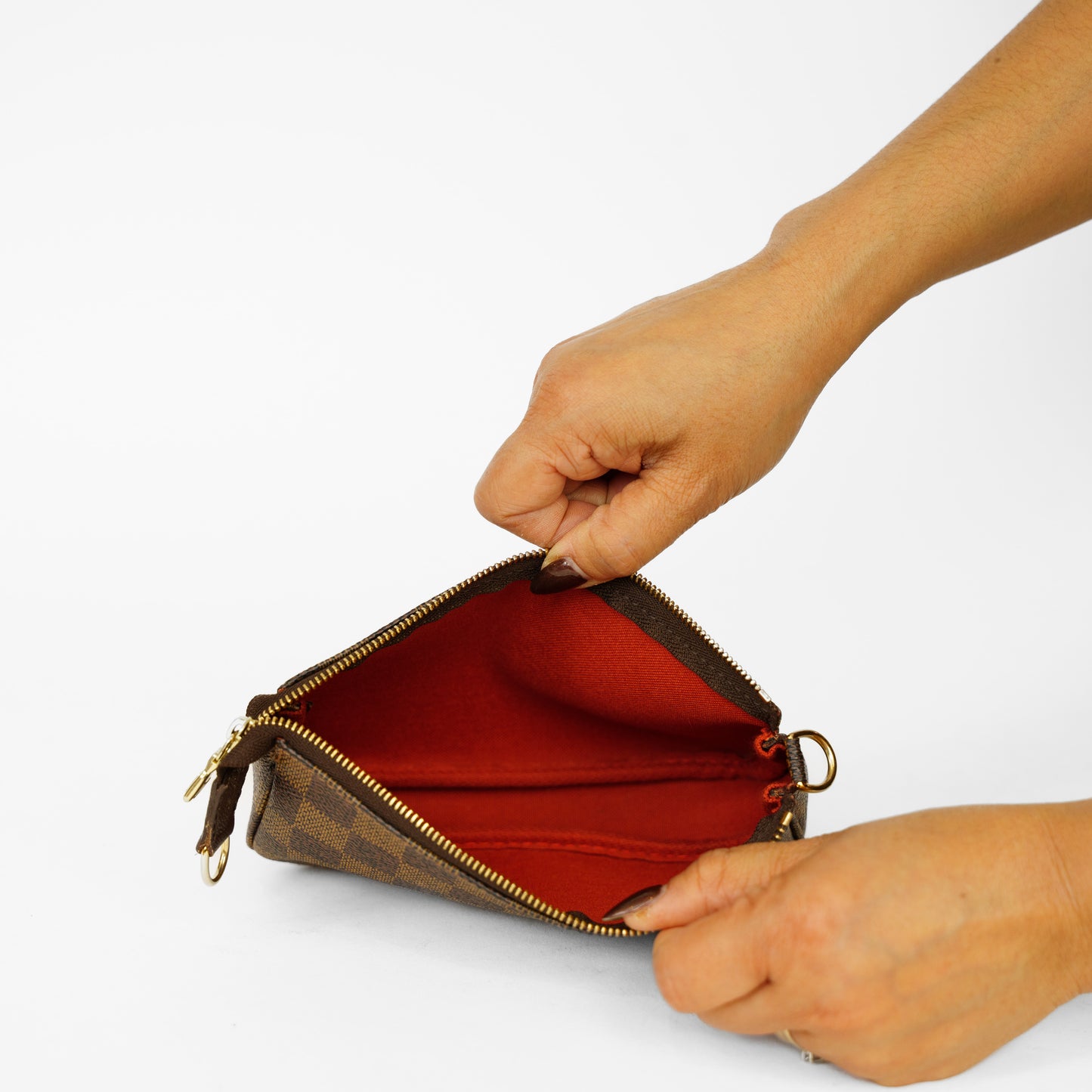 Louis Vuitton Bucket Pouch in Damier Ebene Canvas 061125B37