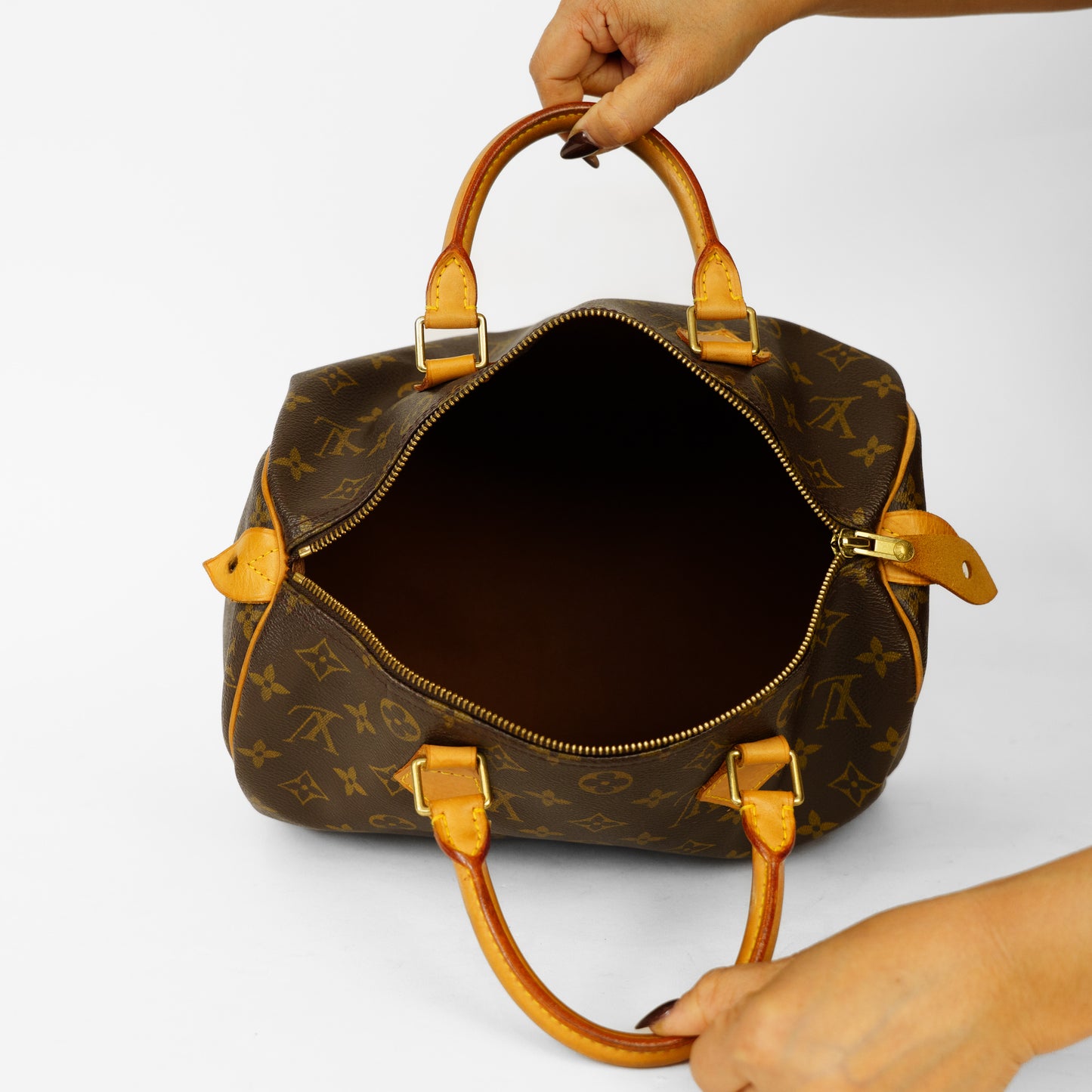 Louis Vuitton Speedy 30 in Monogram Canvas 061125B6