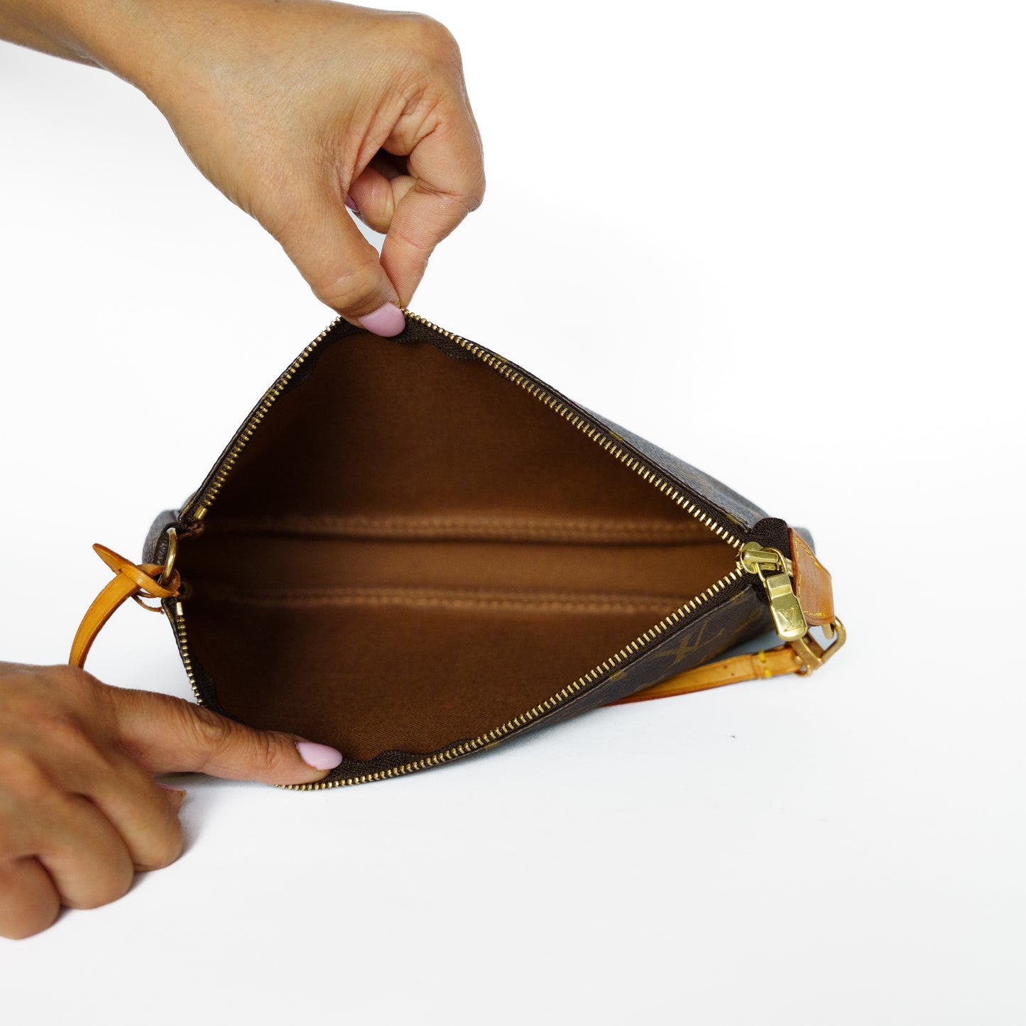 Louis Vuitton Pochette Accessoires in Monogram Canvas 131125B17