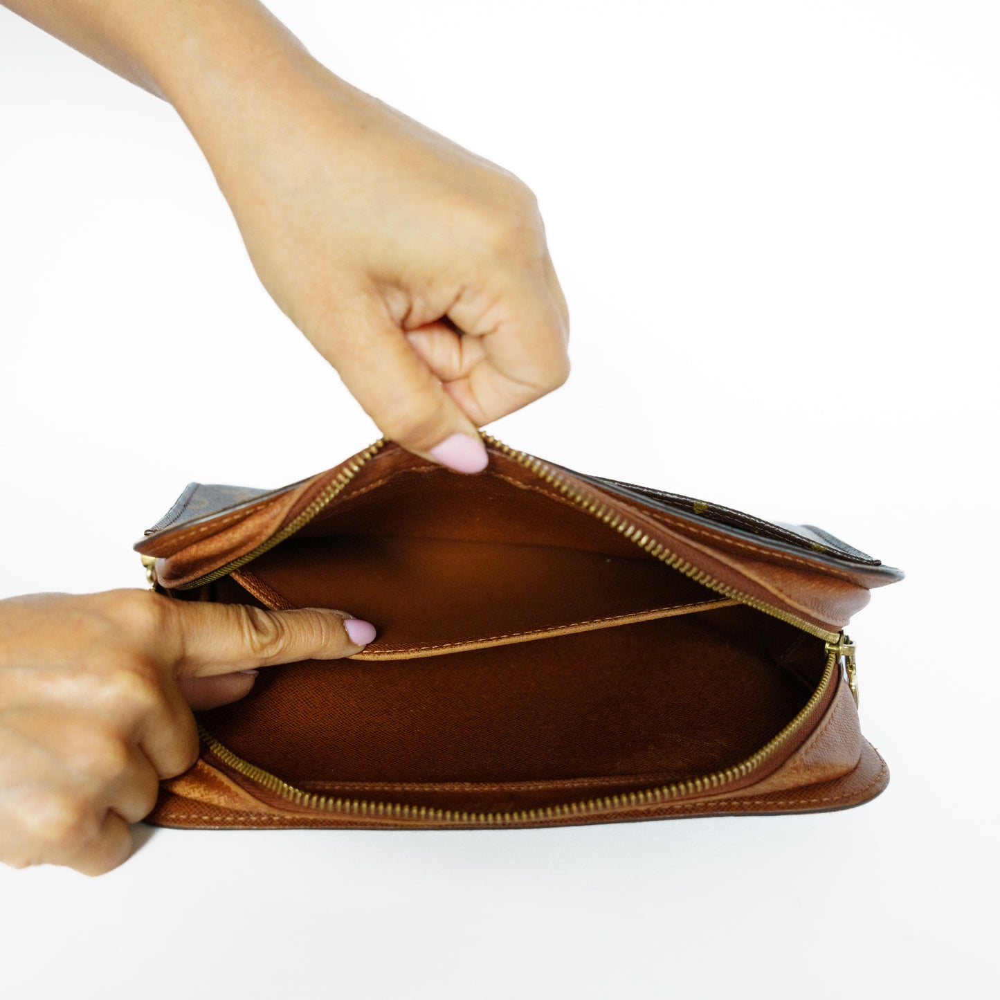 Louis Vuitton Orsay Clutch in Monogram Canvas 131125B20