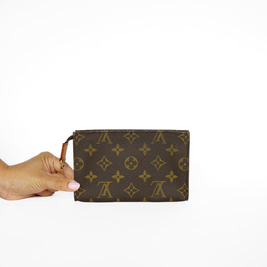 Louis Vuitton Bucket Pouch in Monogram Canvas 131125B178