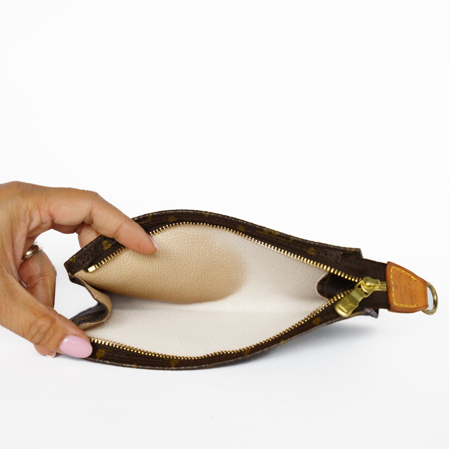 Louis Vuitton Bucket Pouch in Monogram Canvas 131125B178