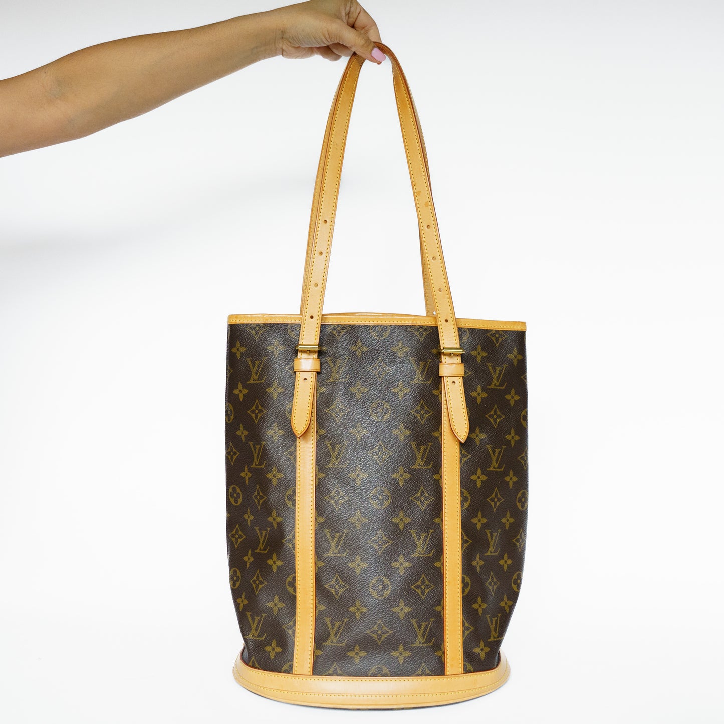 Louis Vuitton Bucket Bag GM in Monogram Canvas 131125B195